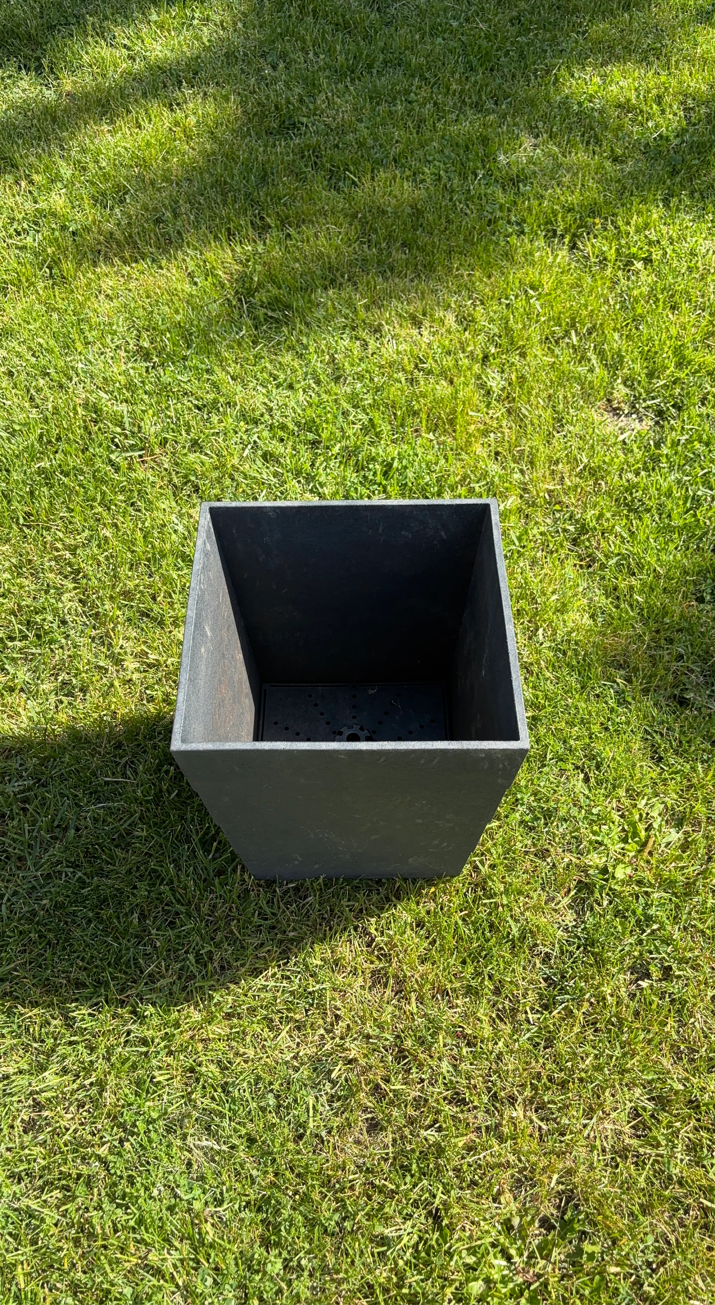 Square planter pot