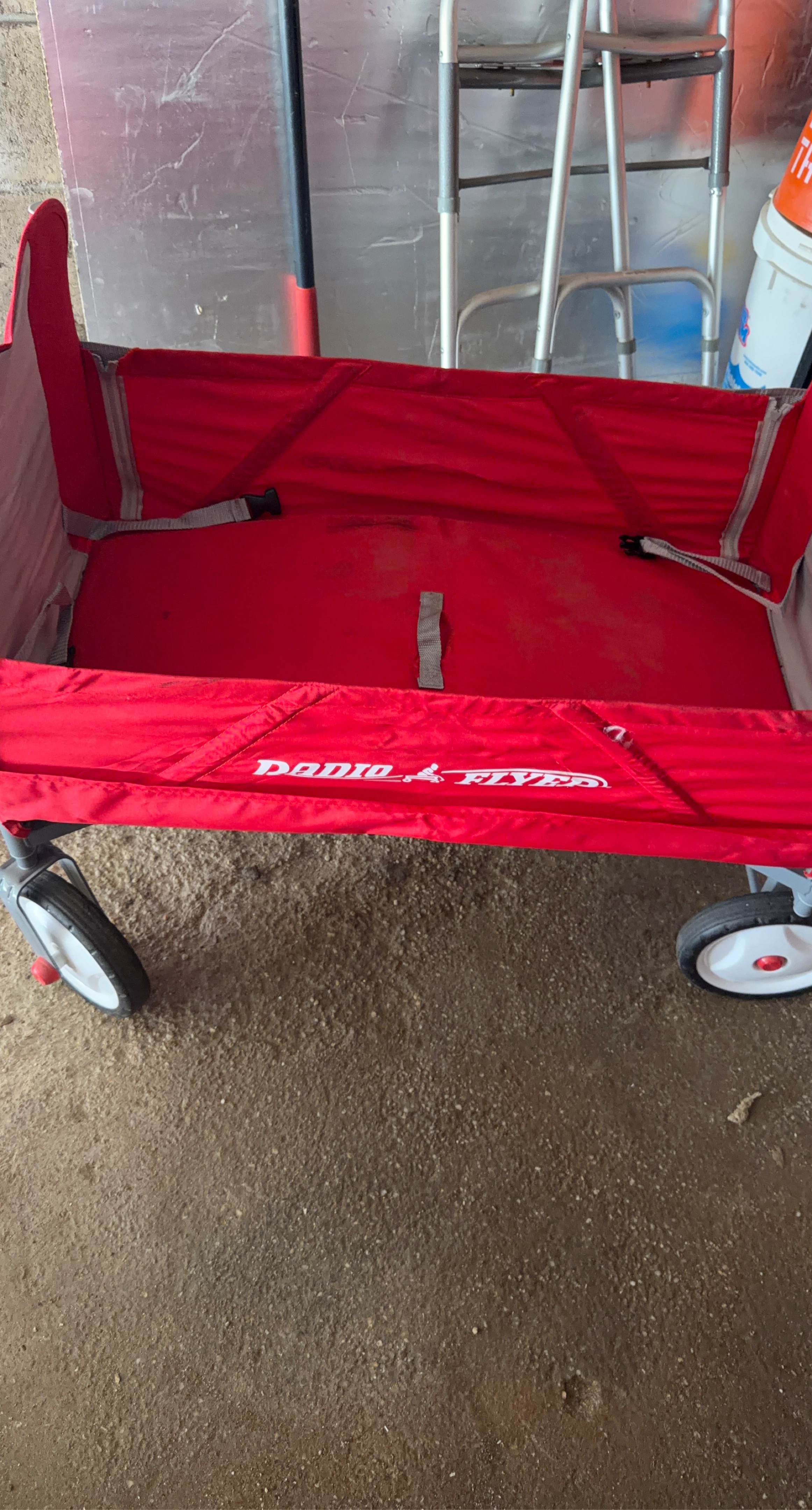 Radio Flyer red wagon