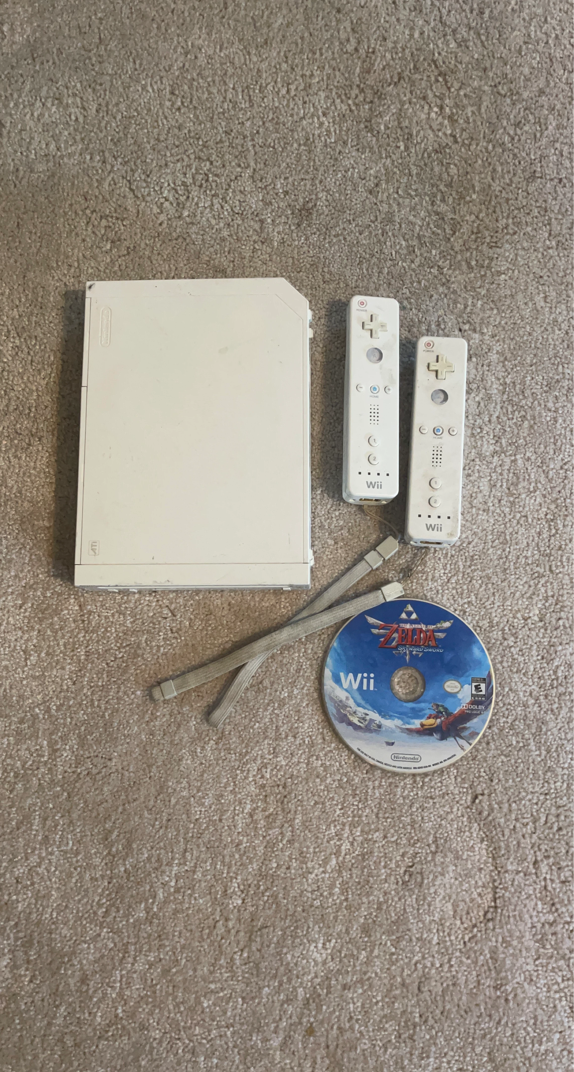 Nintendo Wii Console Bundle with Skyward Sword Game
