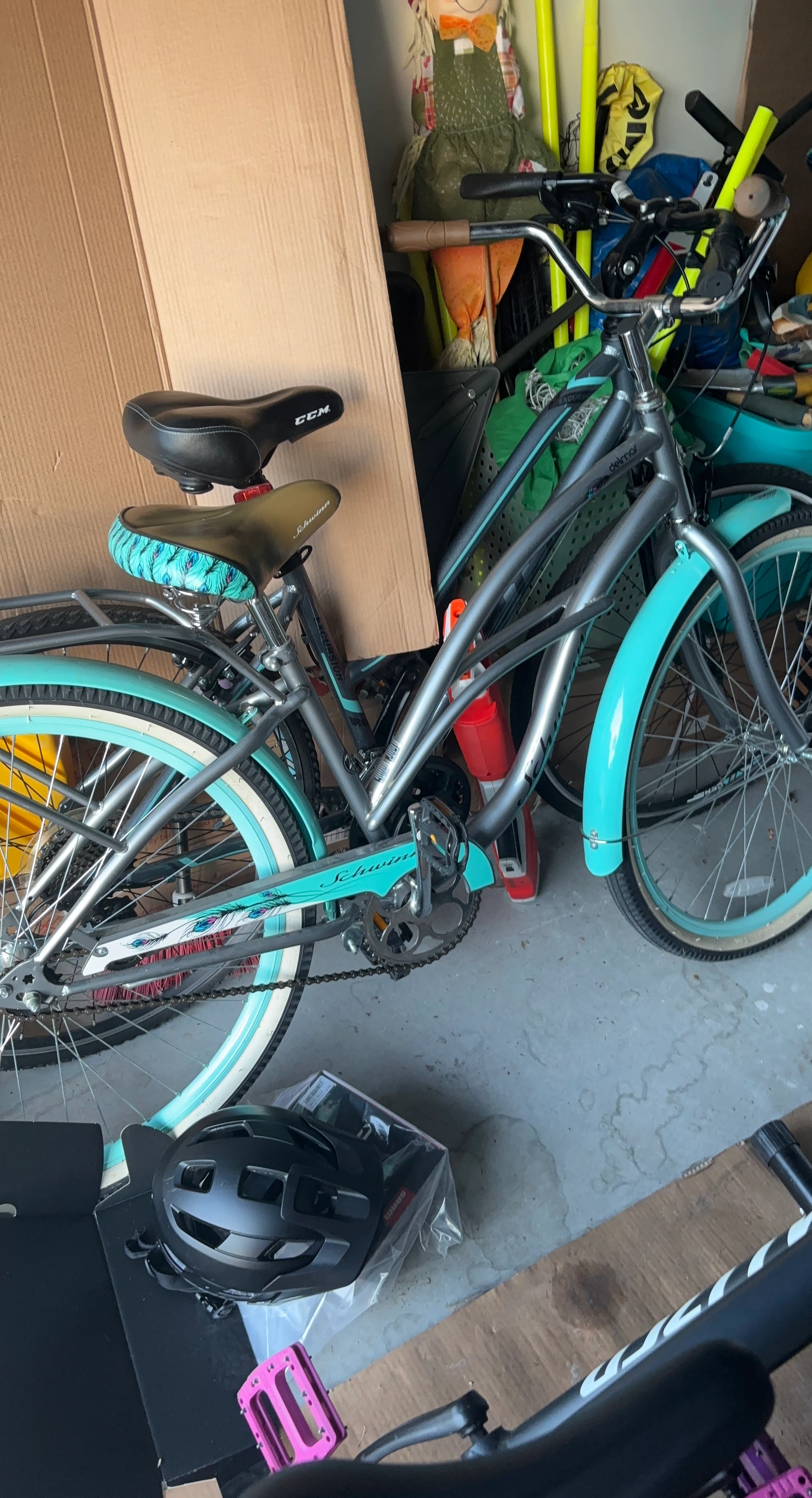 Schwinn Delmar Cruiser Bike - Grey & Teal