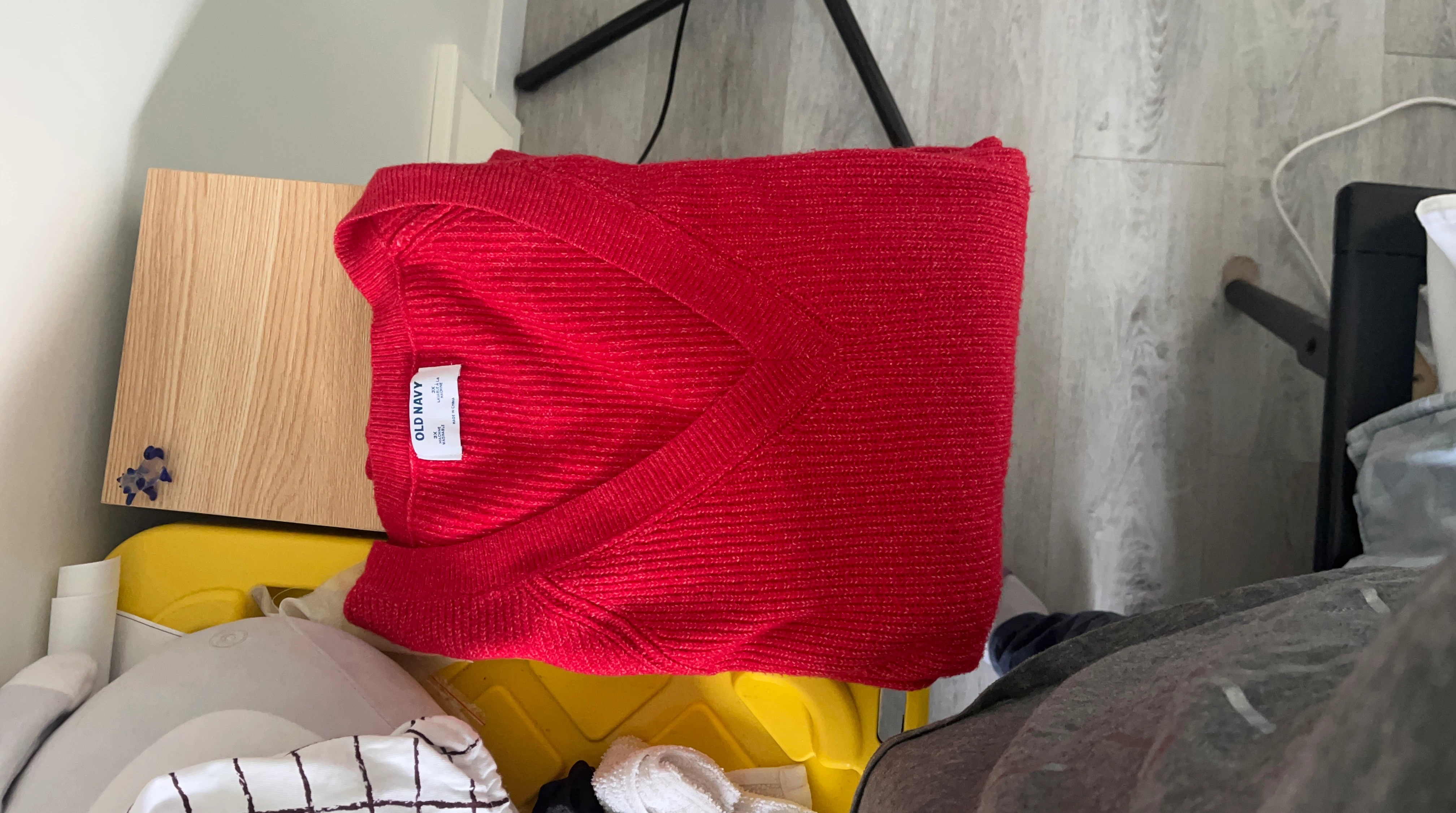 Old Navy Red V-Neck Sweater - Size 3X