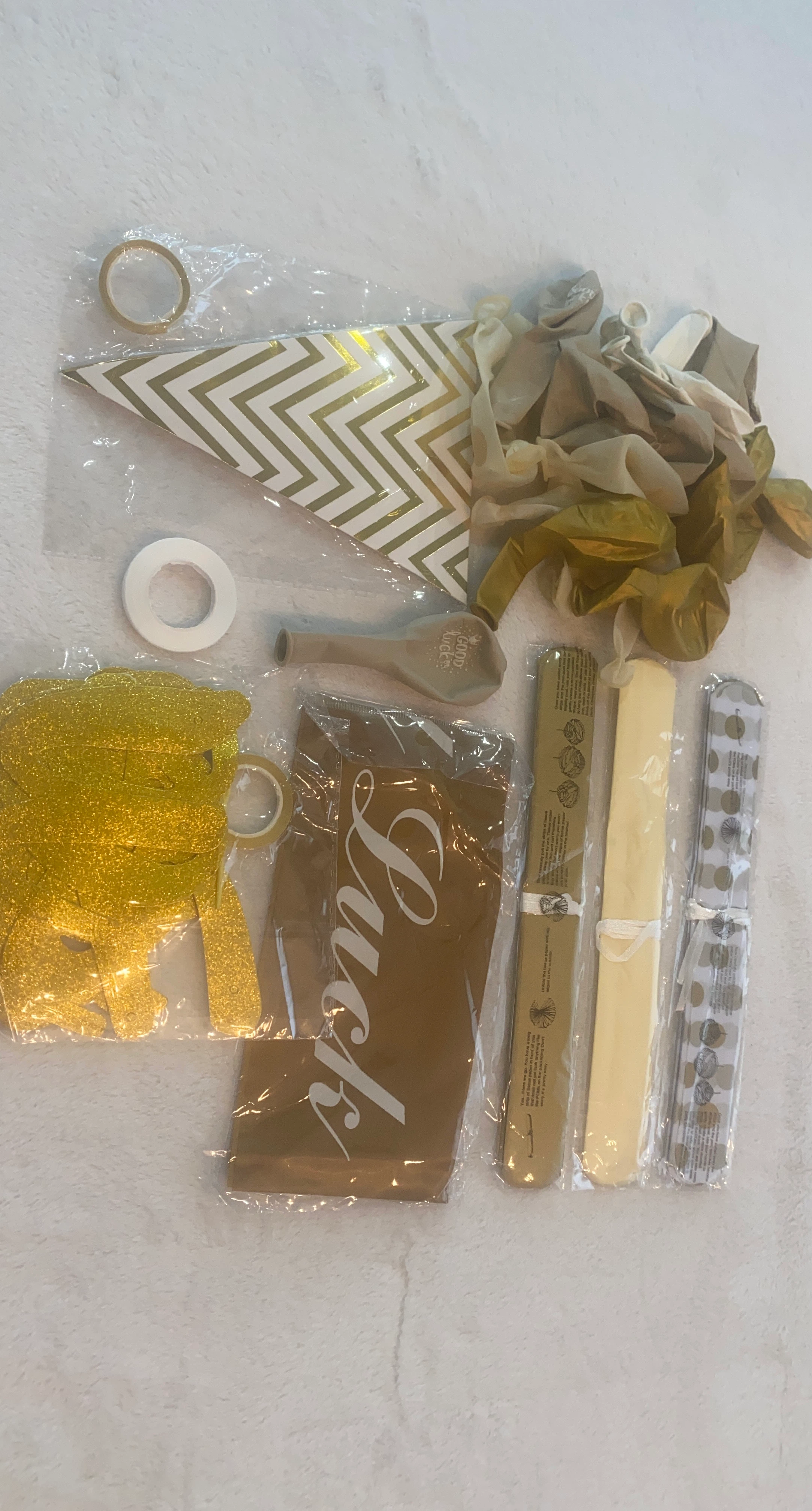 Gold and White Party Decoration Kit for GOOD LUCK