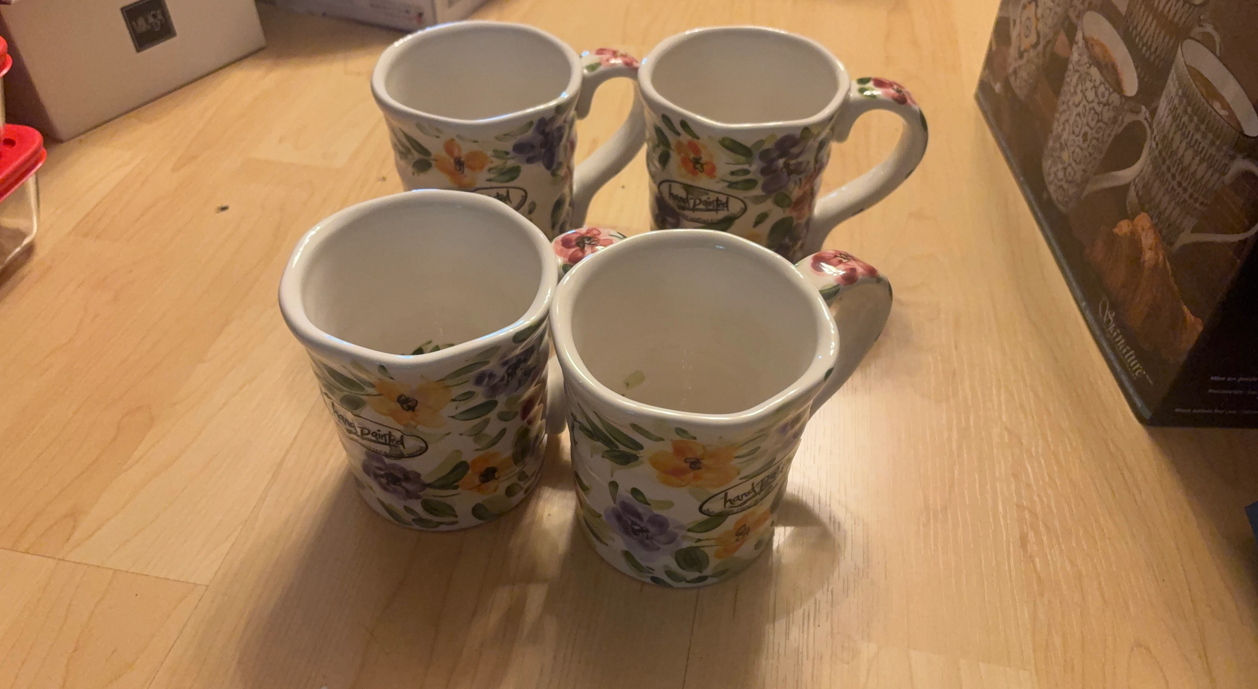 Set of 4 Ceramic Mugs - Floral Design