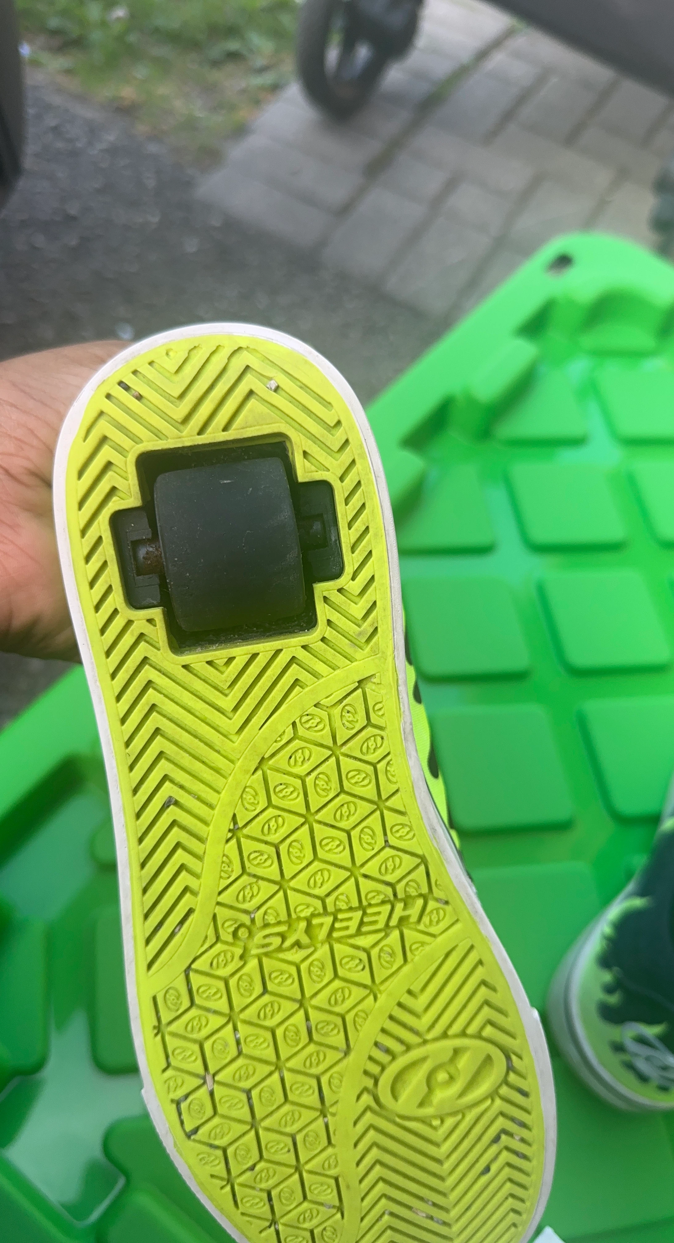 Heelys Kids Shoes with Wheels