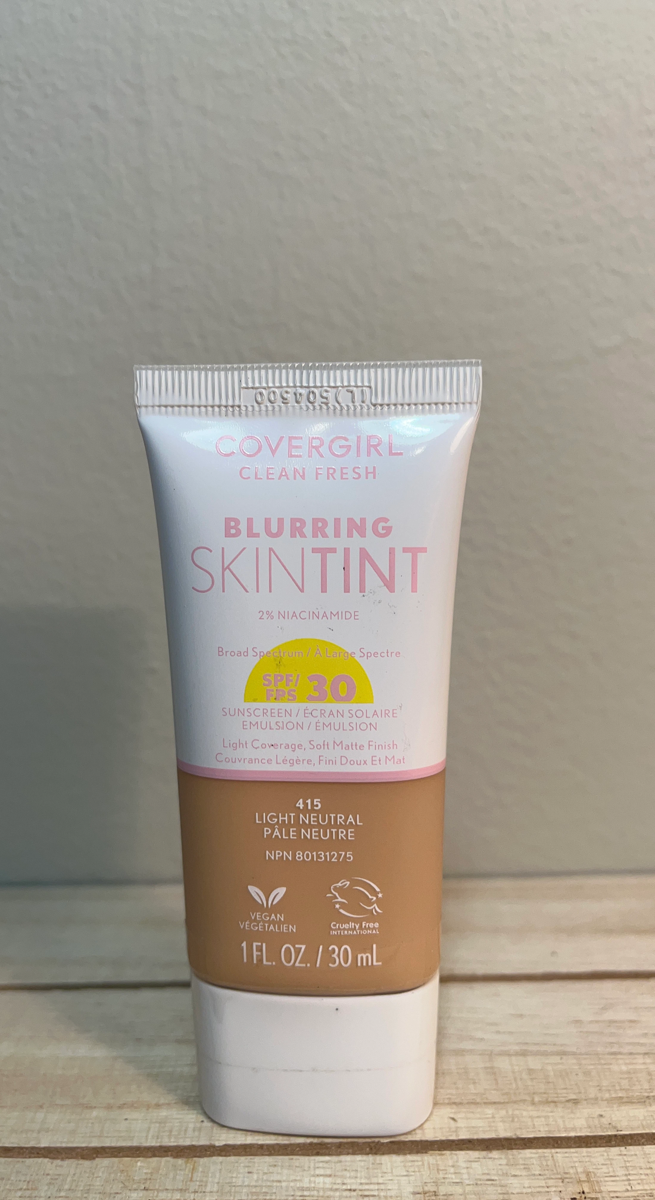 COVERGIRL CleanFresh Blurring Skintint SPF30 -Light Neutral