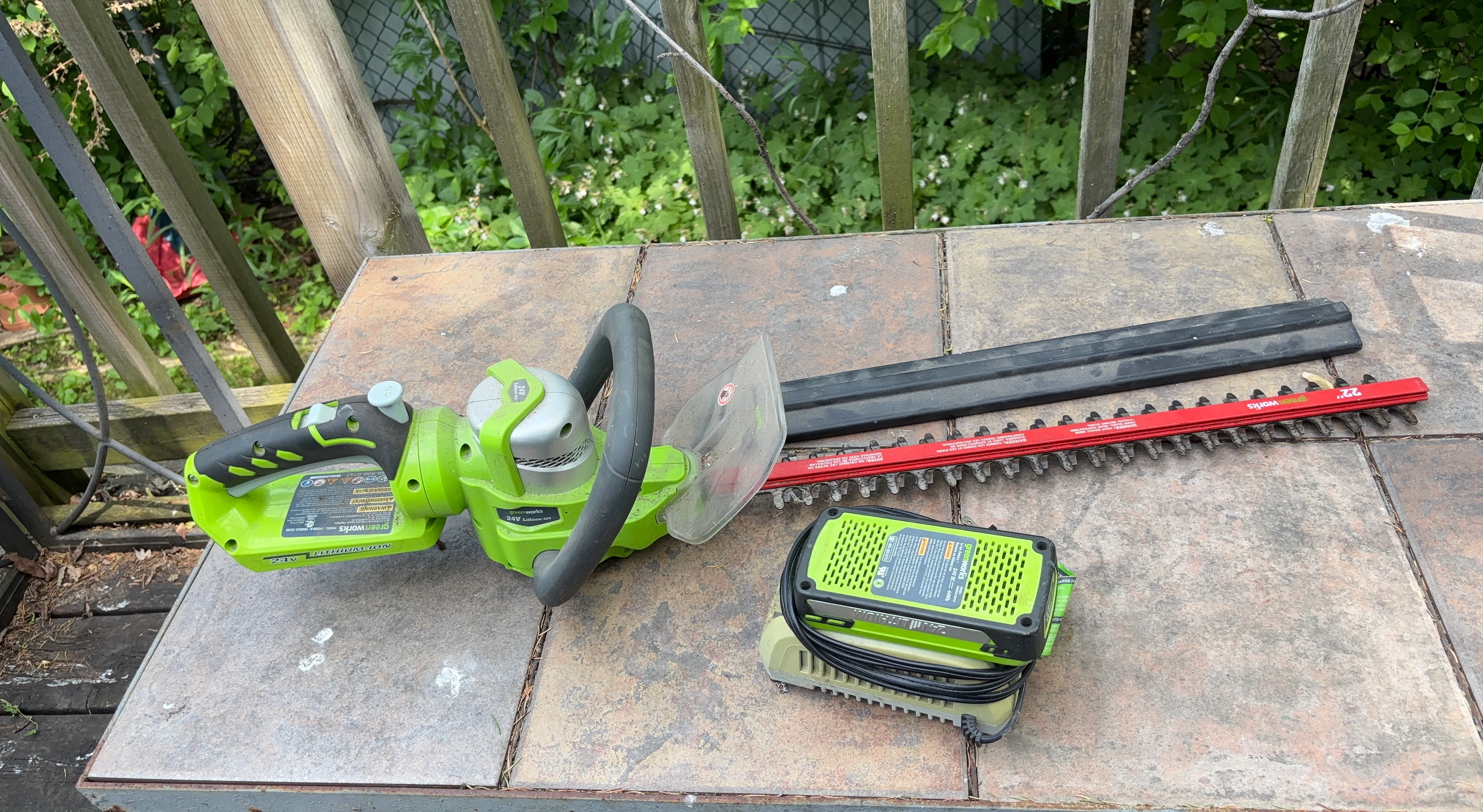 Greenworks 24V Cordless Hedge Trimmer with 22" Blade and Charger