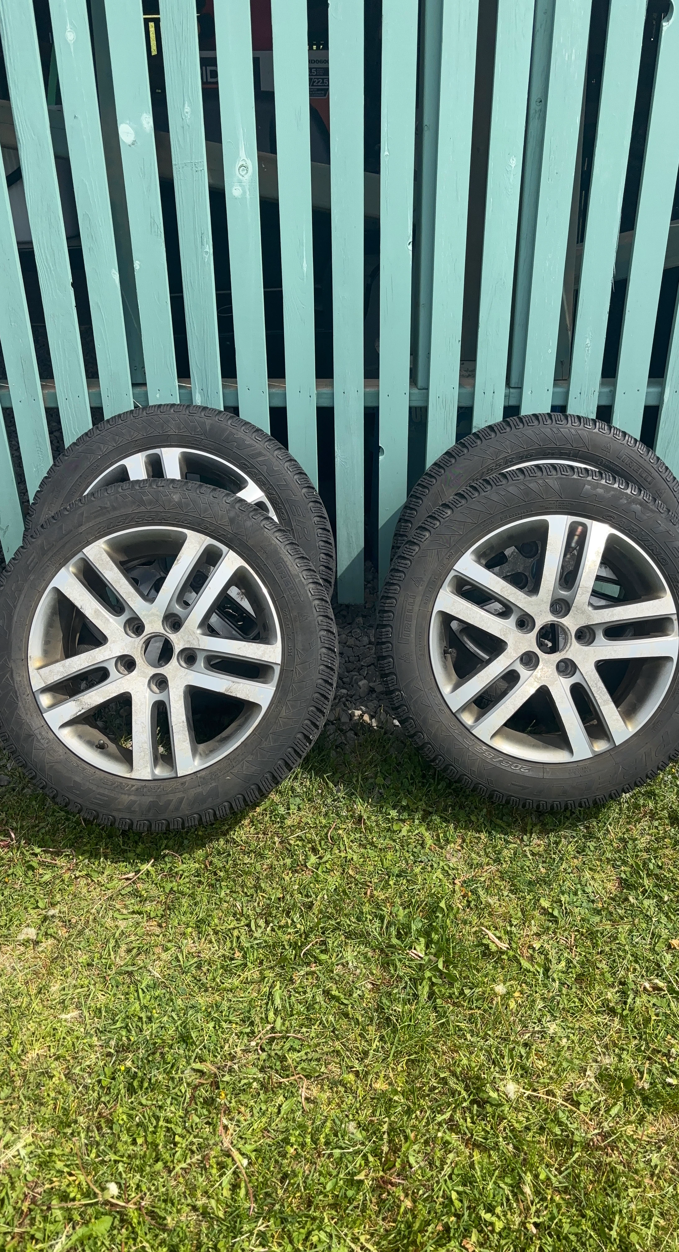 4 Pirelli Winter Tires on Rims