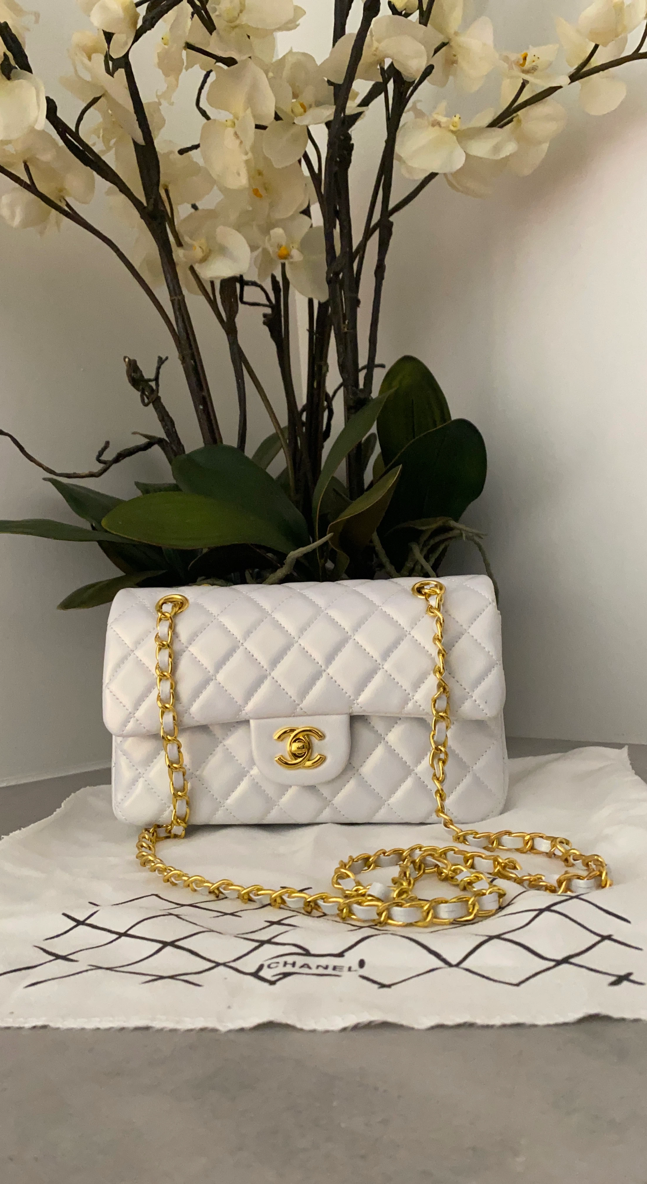 White Quilted Leather Handbag with Gold Chain
