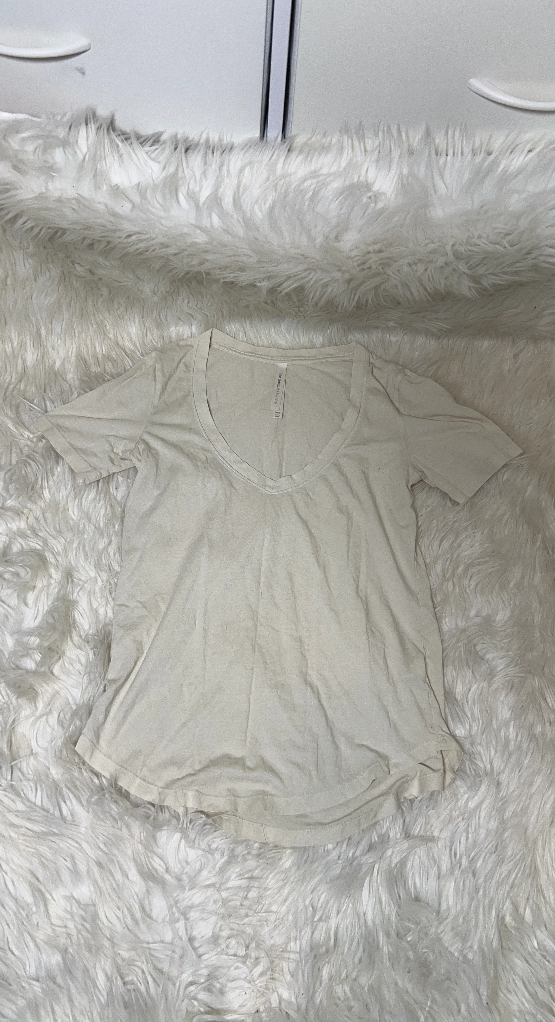 The Group Babaton V-Neck T-Shirt XXS