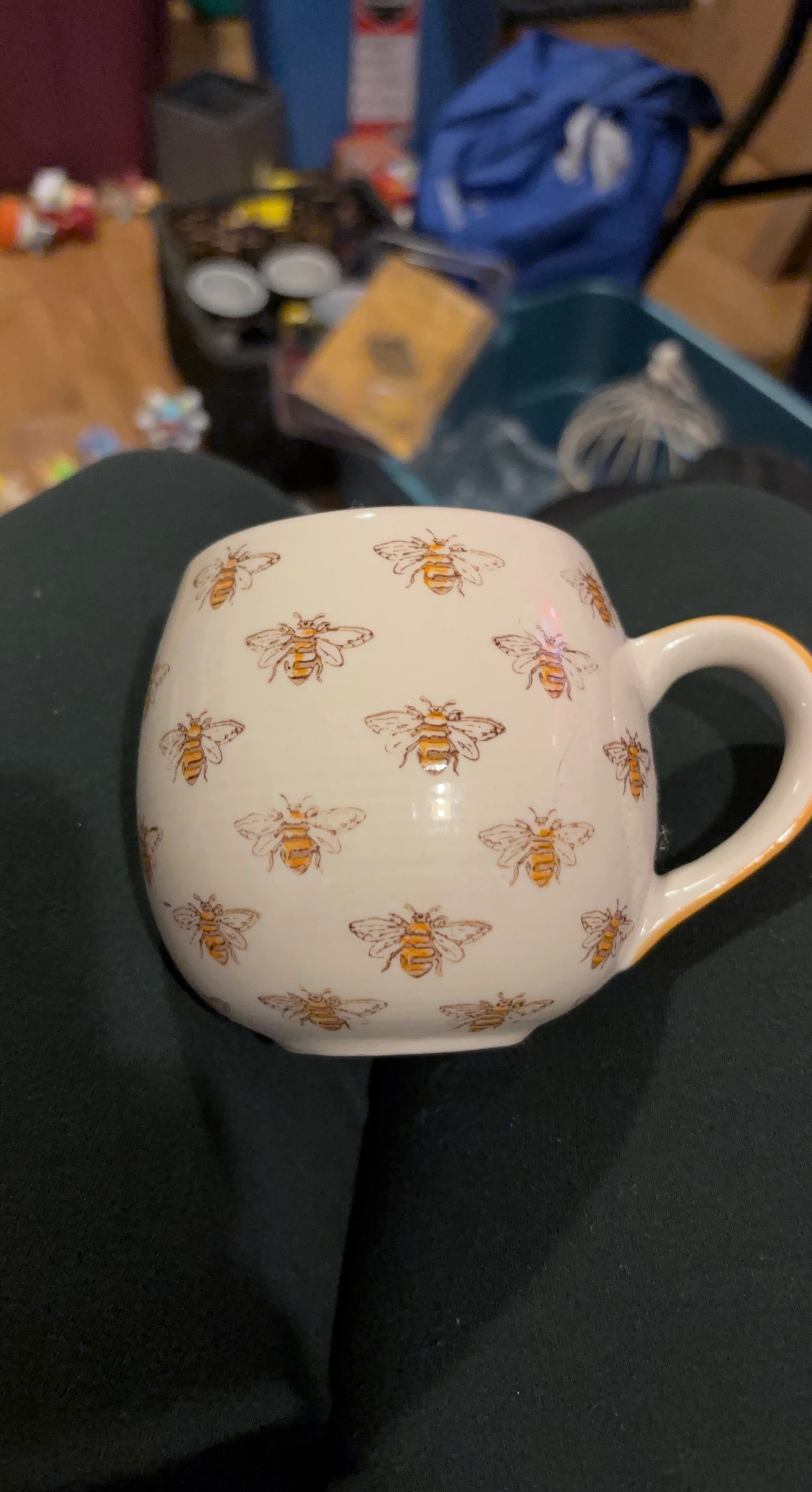 Cream Bee Print Mug