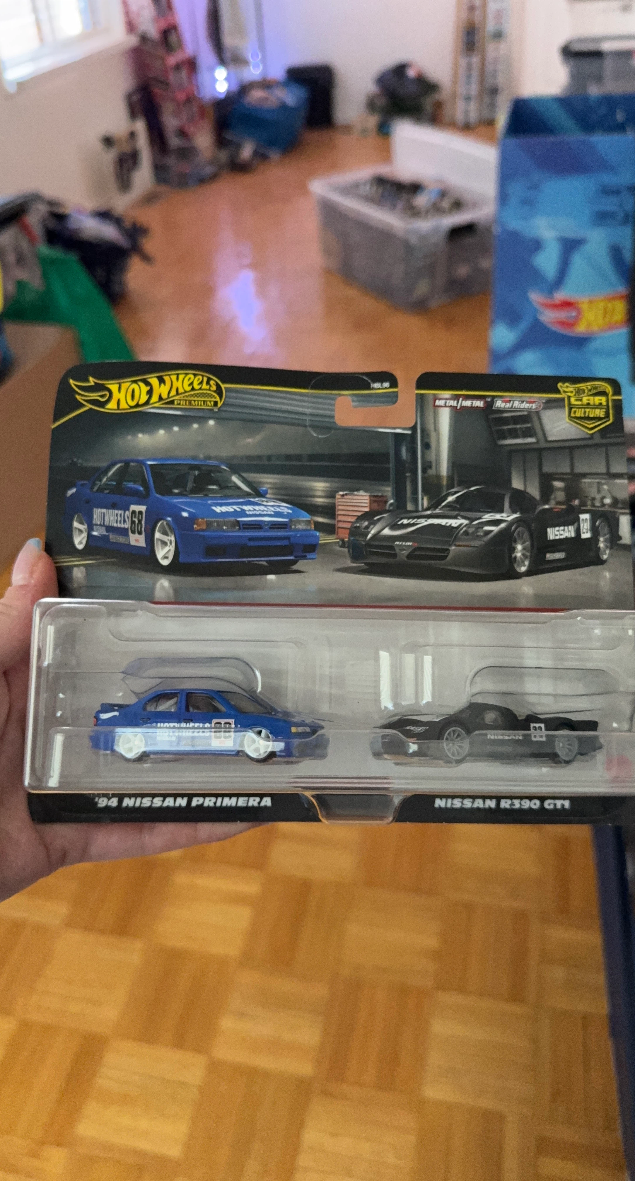 Hot Wheels Premium Car Culture Set- Nissan Primera & R390 GT1