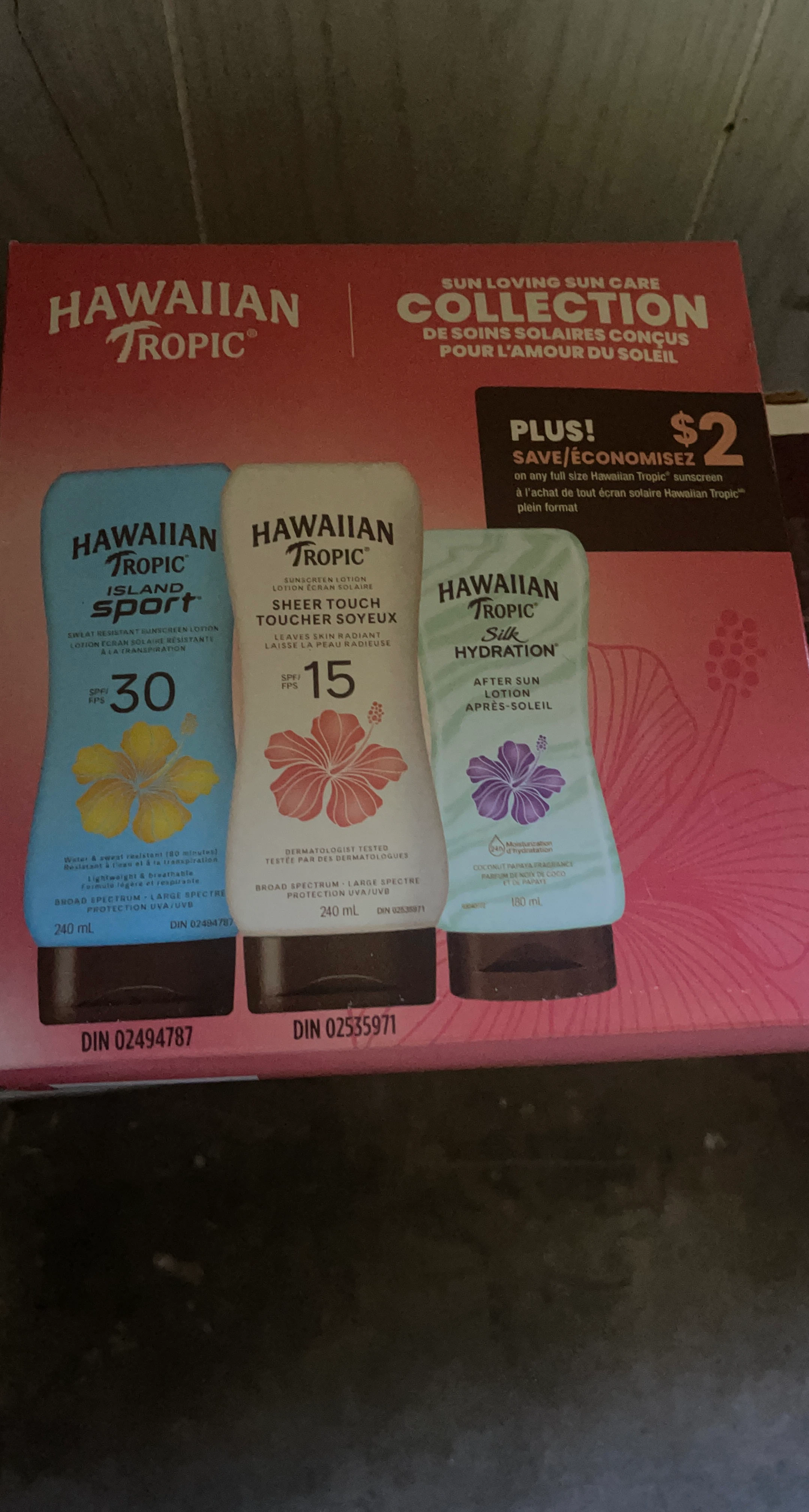 Hawaiian Tropic Sunscreen Collection