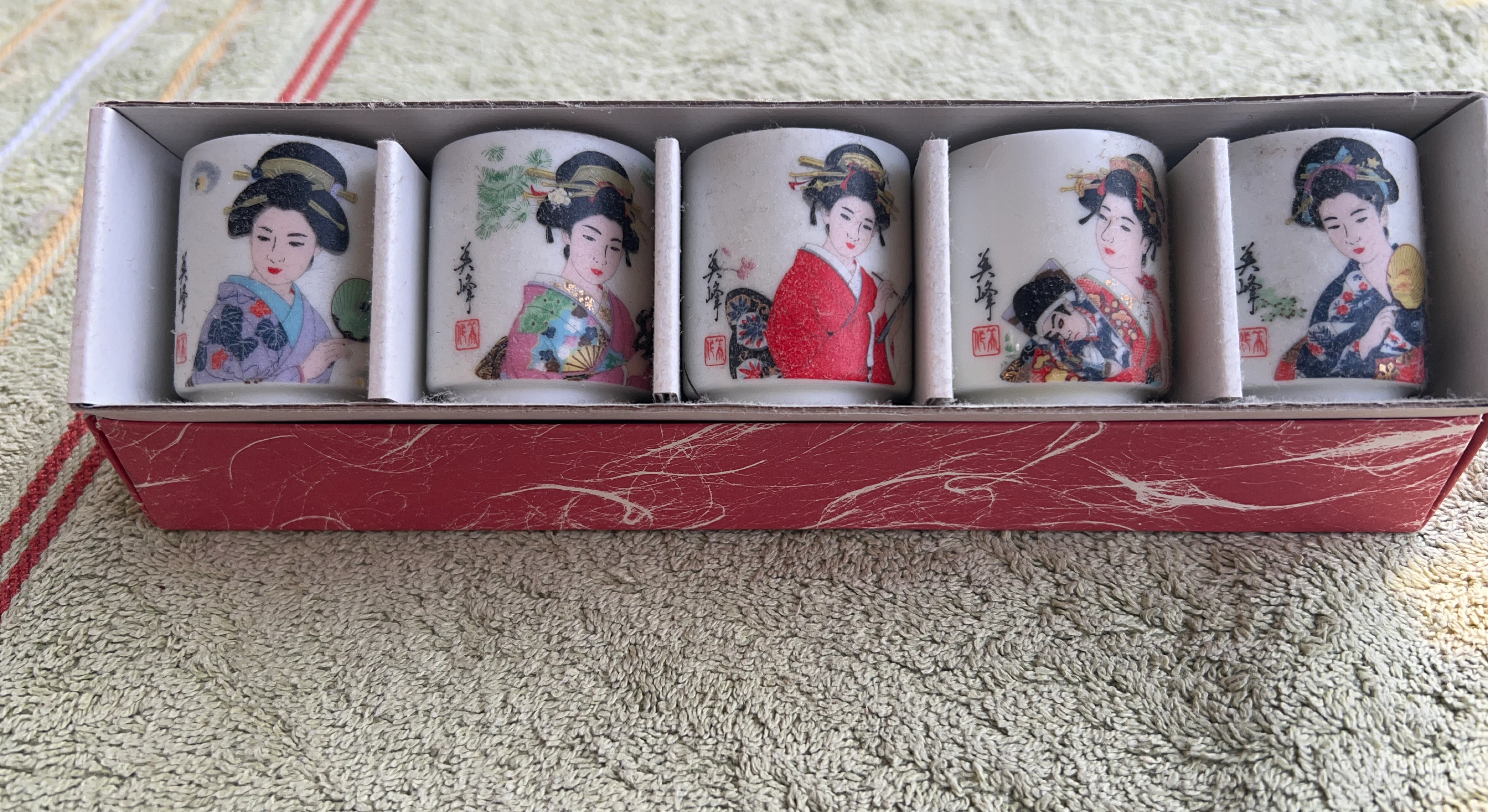 Set of 5 Geisha Tea Cups