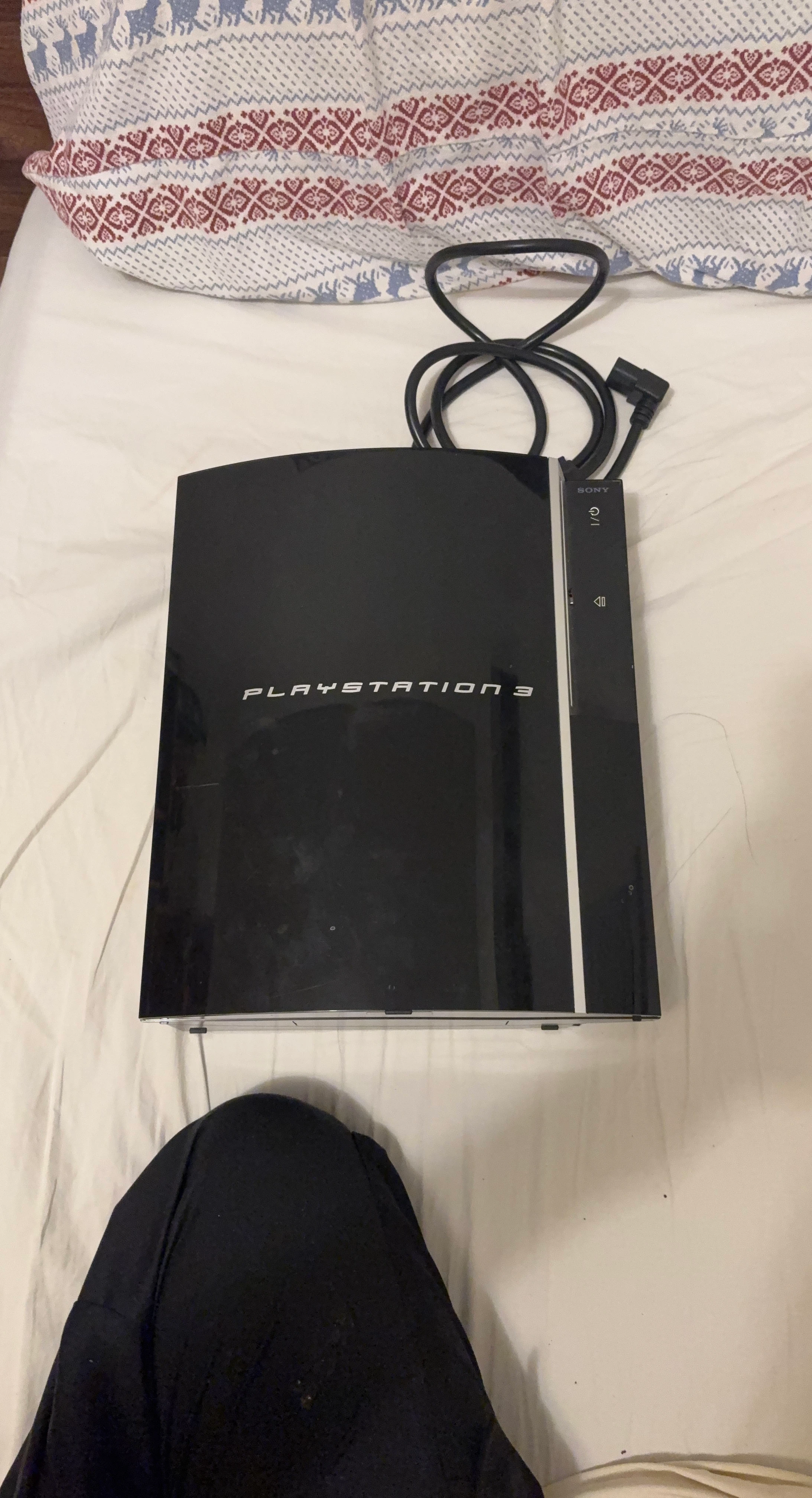 Sony PlayStation 3 (PS3) Console NO controller with it