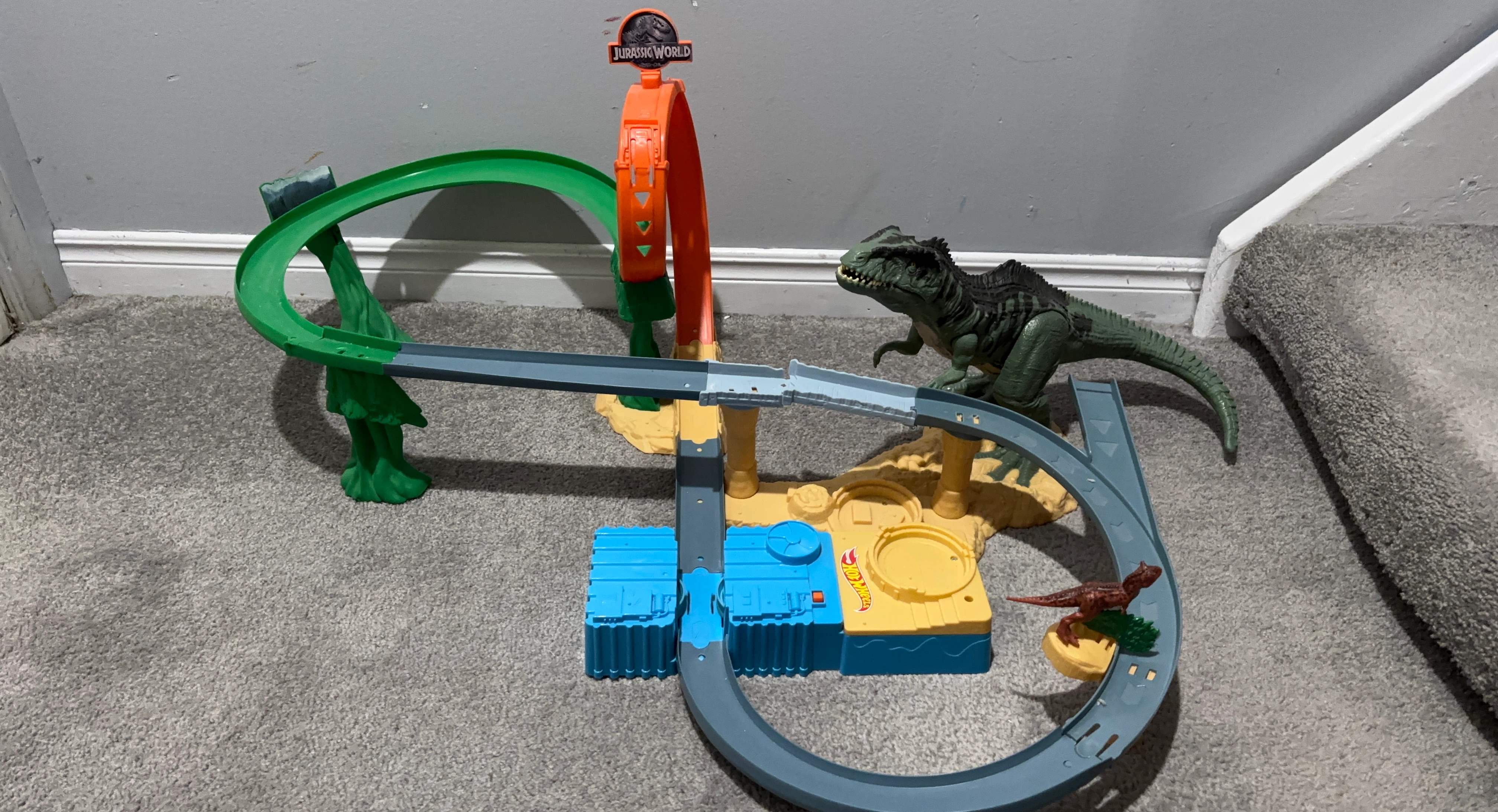 Hot Wheels Jurassic World Dino Coaster