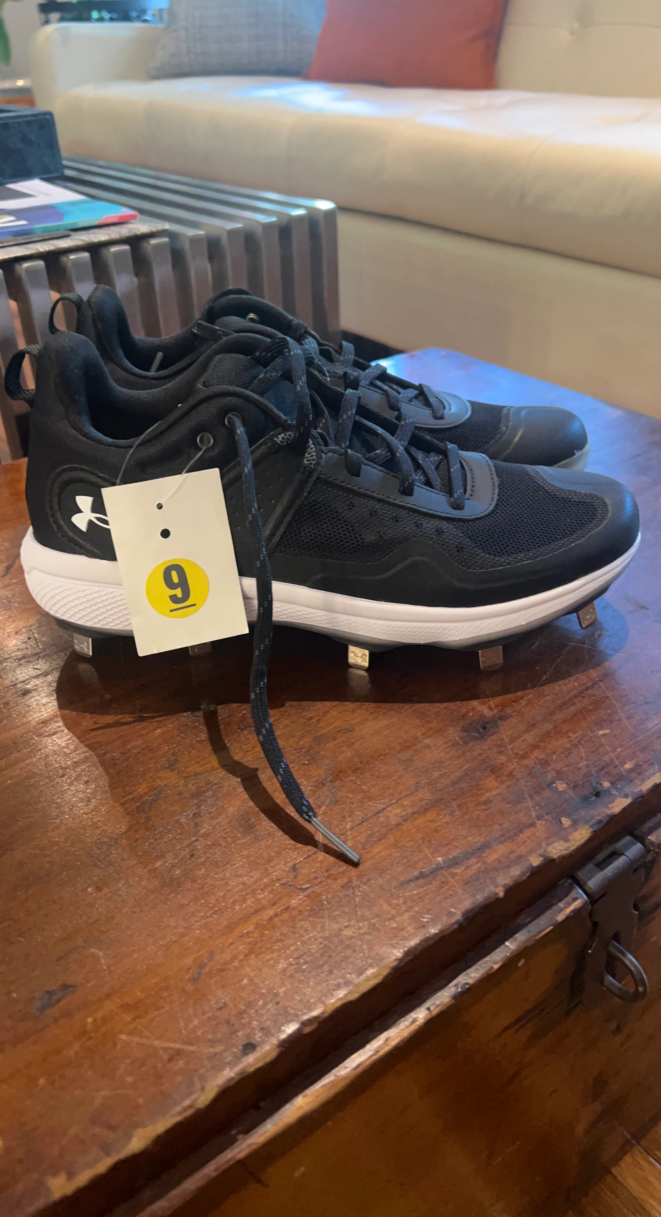 Under Armour Baseball Cleats Size 9