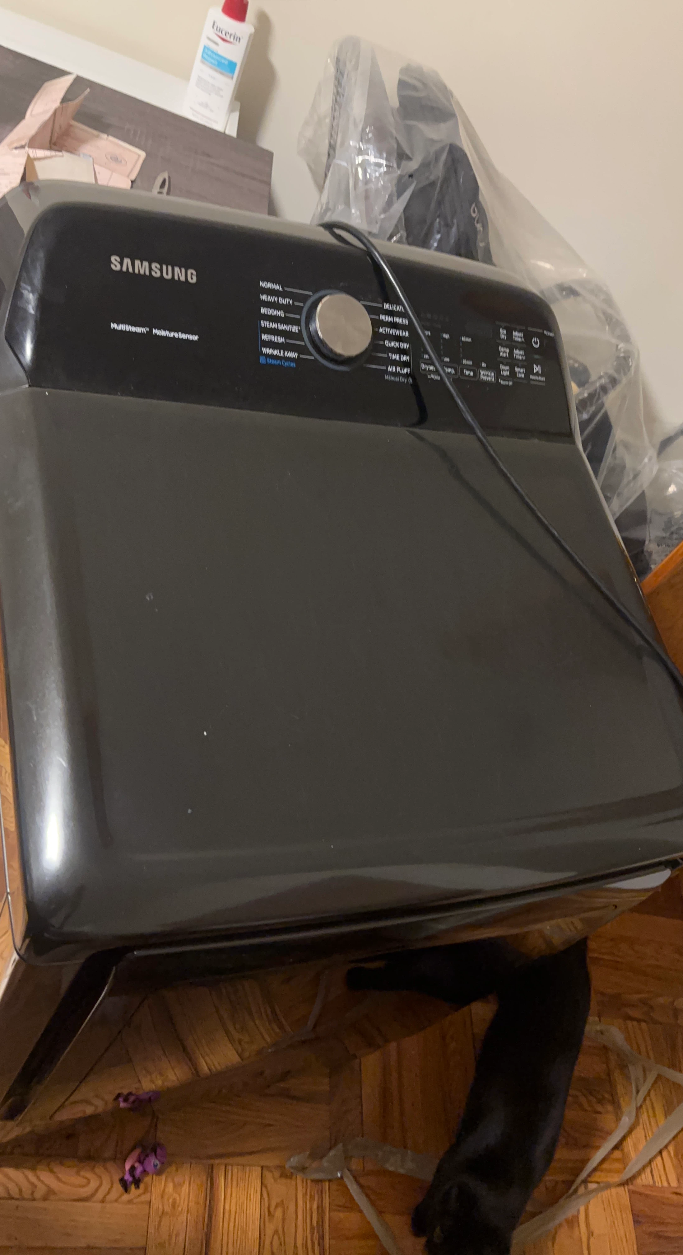 Samsung Dryer with MultiSteam Moisture Sensor