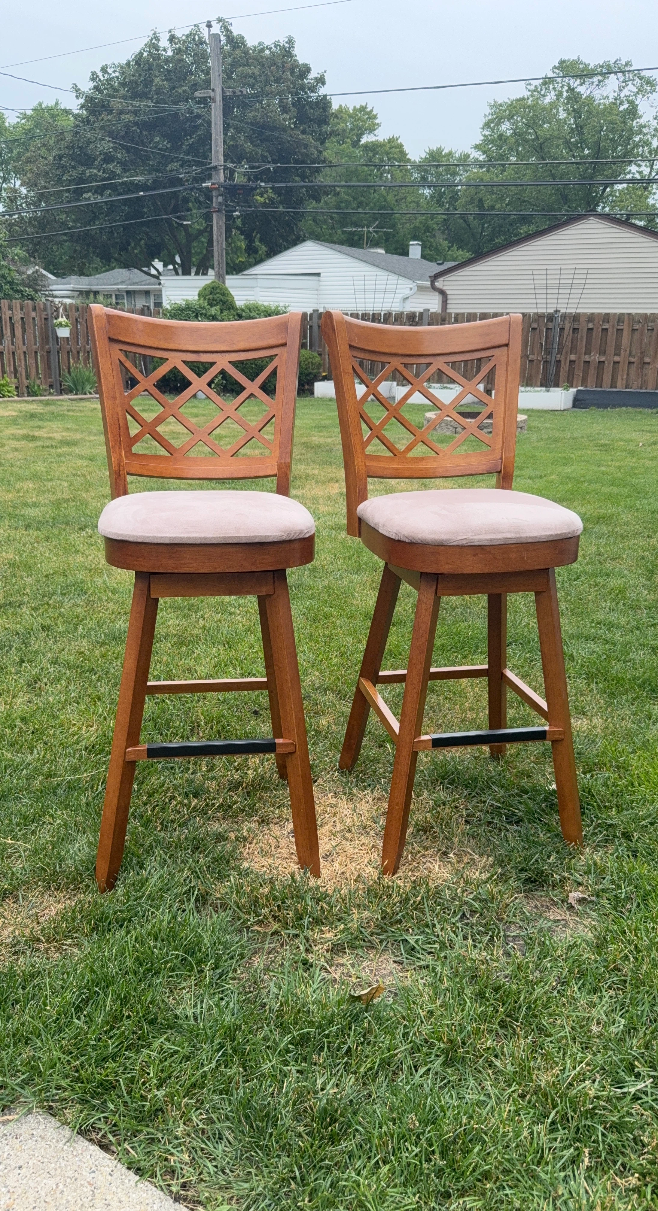Set of 2 Wooden Swivel Bar Stools