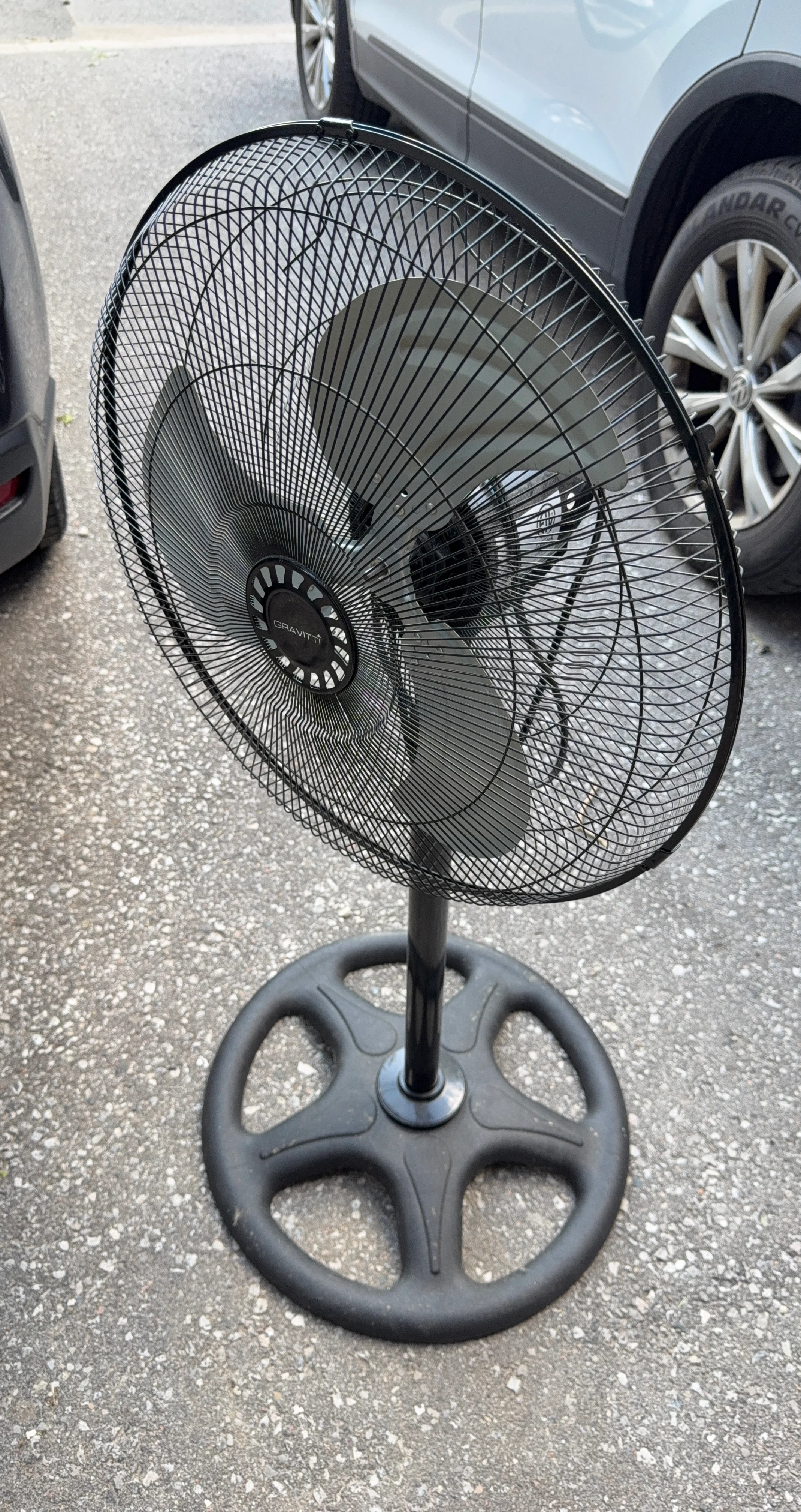 Graviti Pedestal Fan
