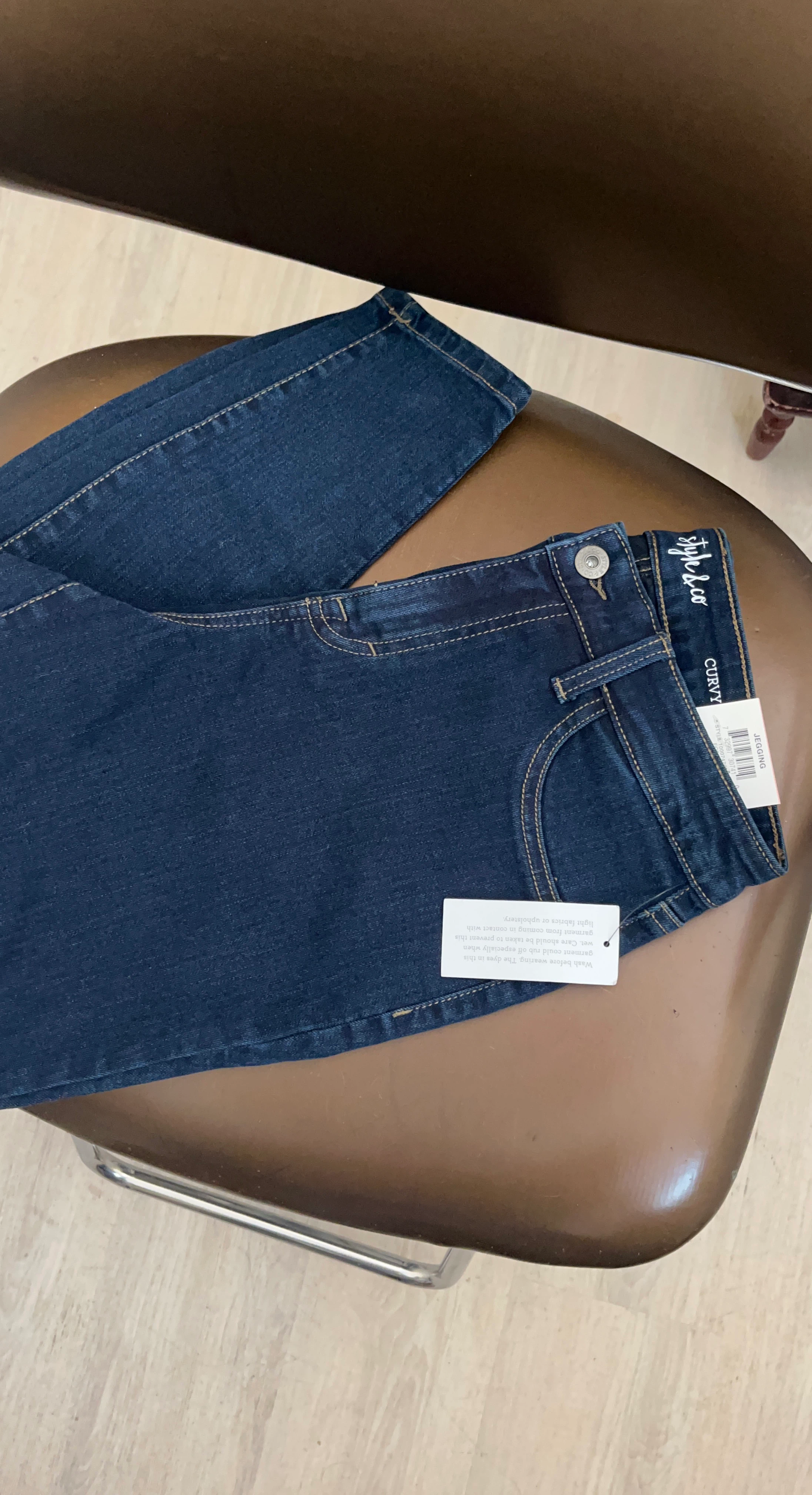 Style & Co Classic five pocket, Size 2.