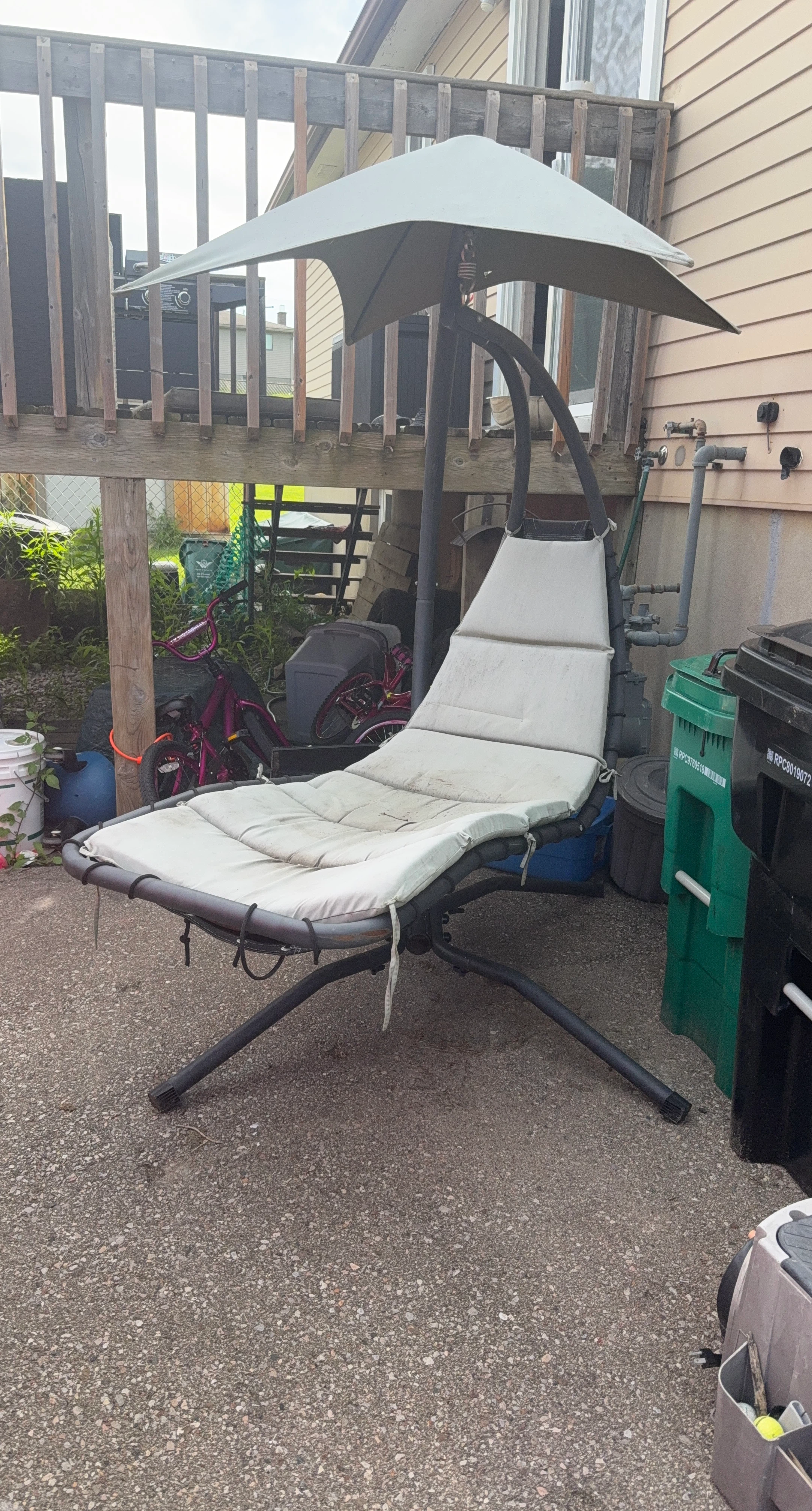 Outdoor Chaise Lounge Chair with Umbrella