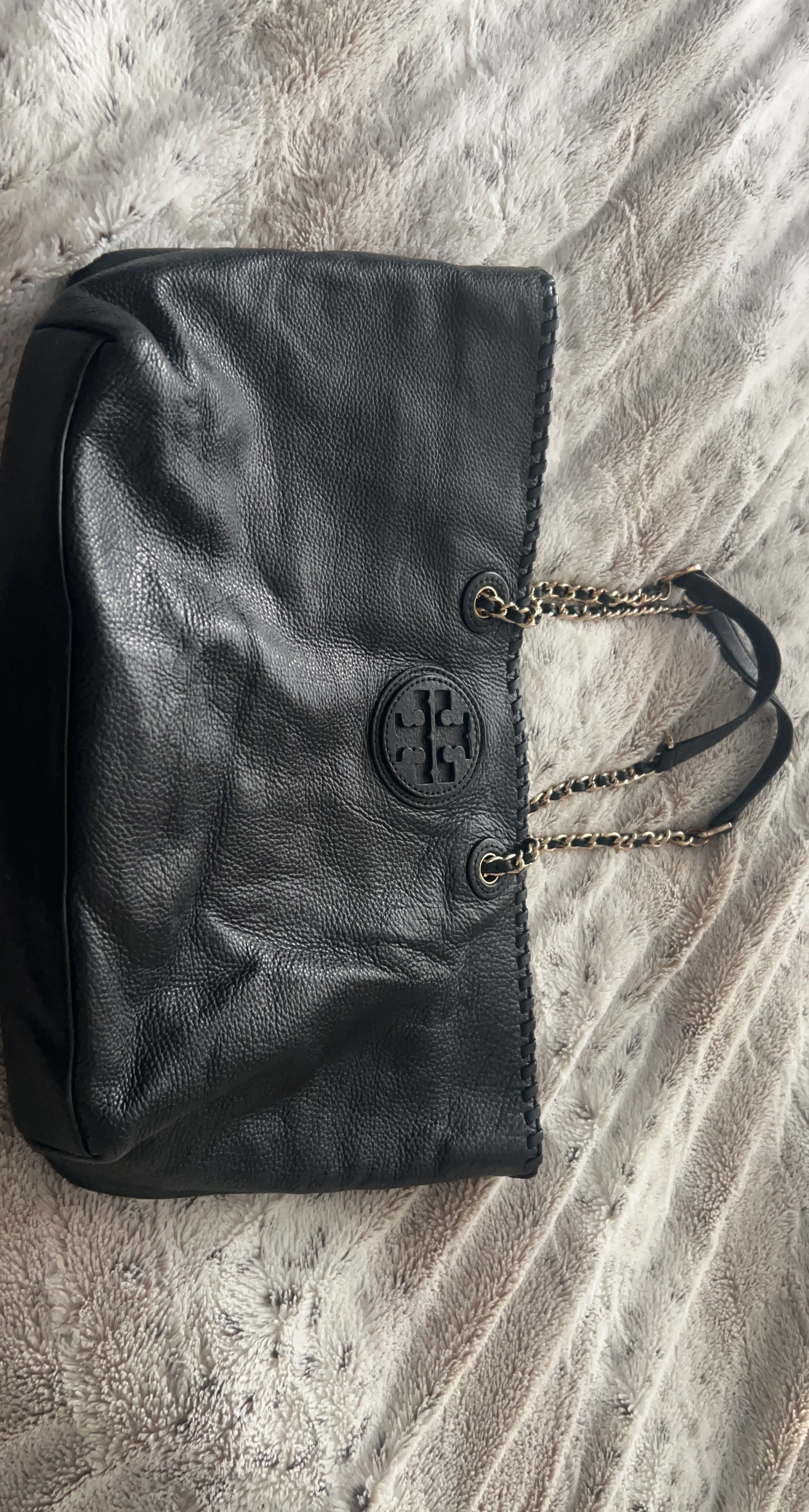 Tory Burch Black Leather Shoulder Bag with Chain Strap
