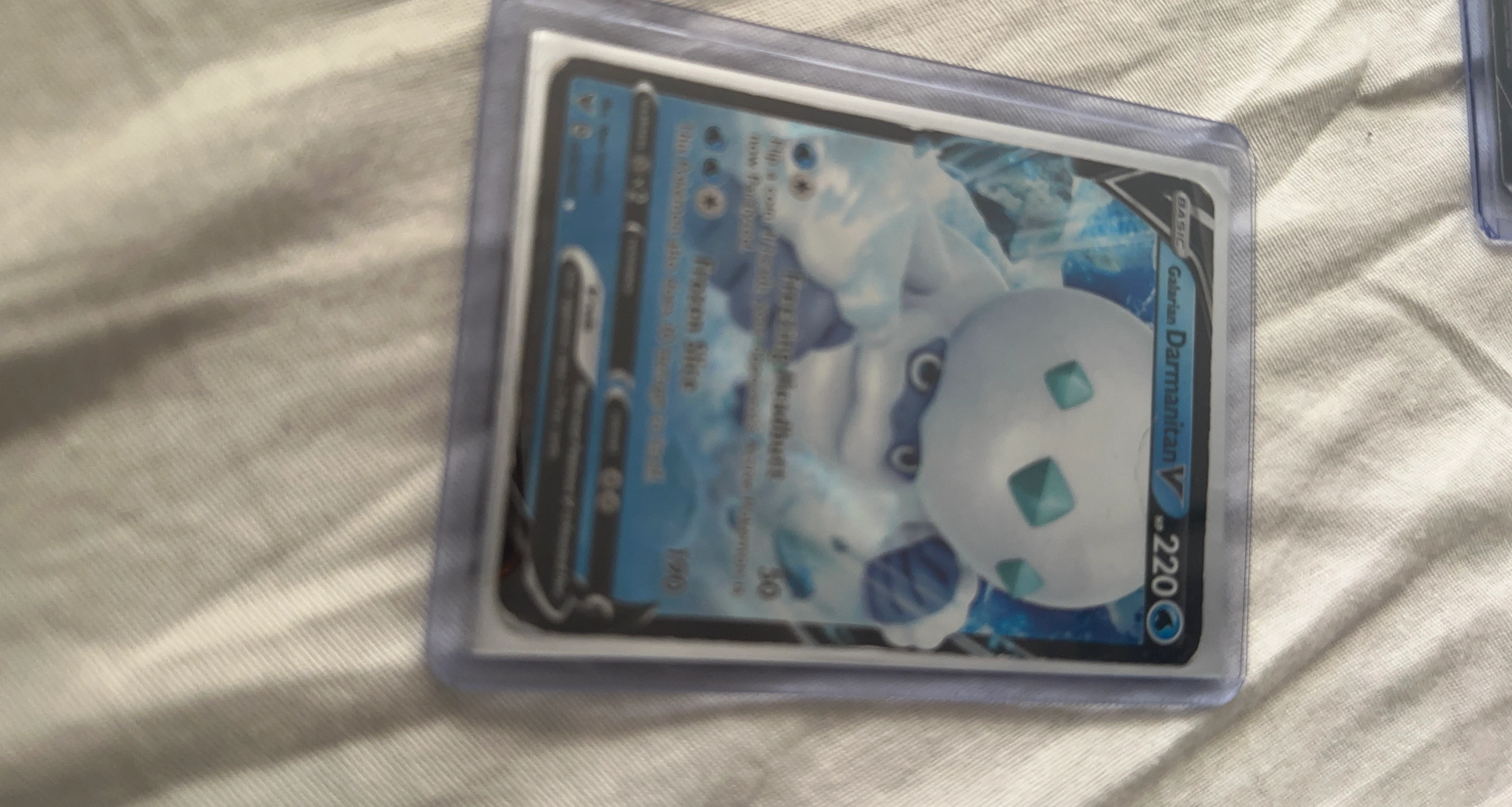 Galarian Darmanitan V Pokémon Card