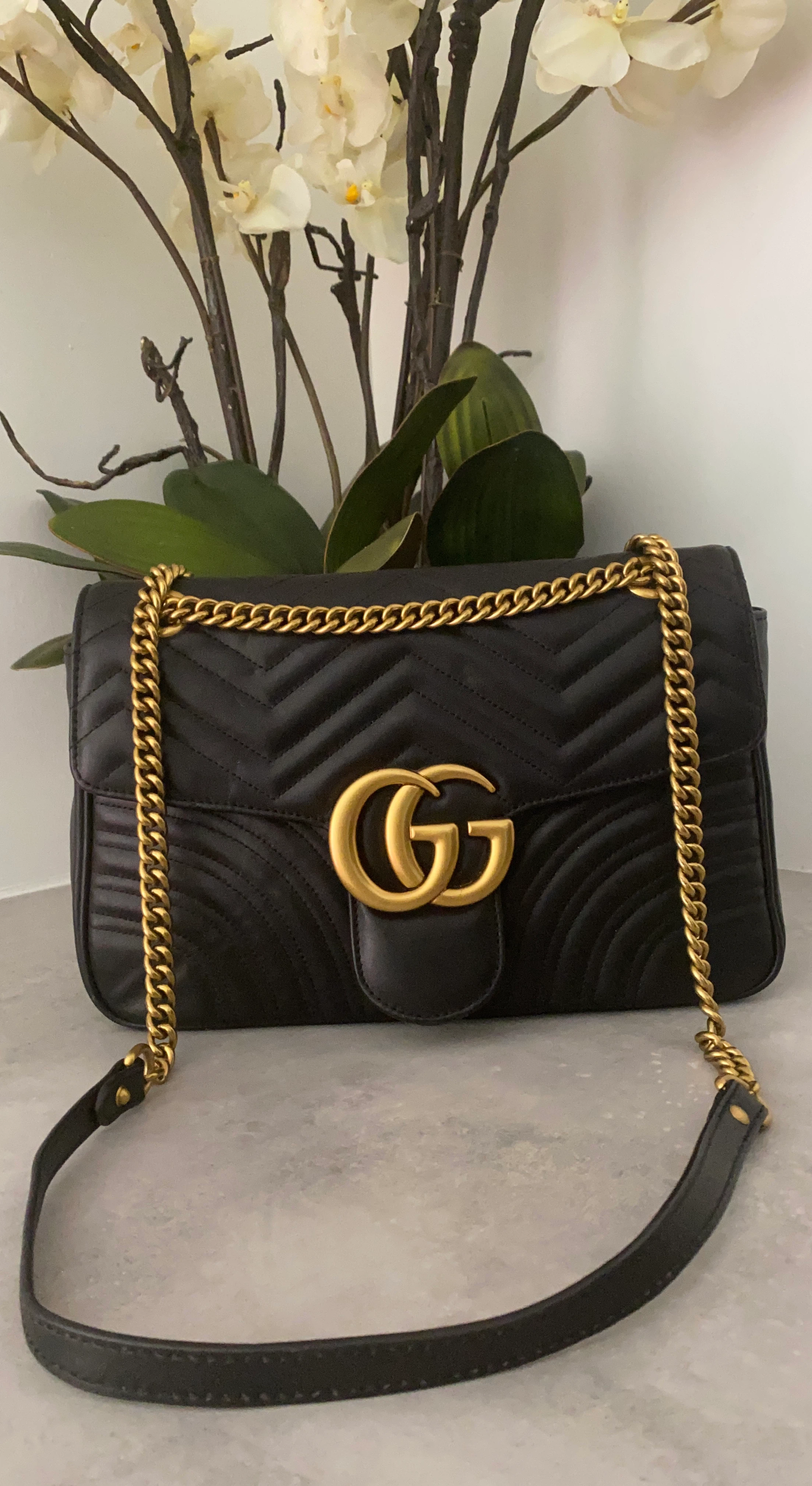 Gucci Marmont matelassé black leather shoulder bag