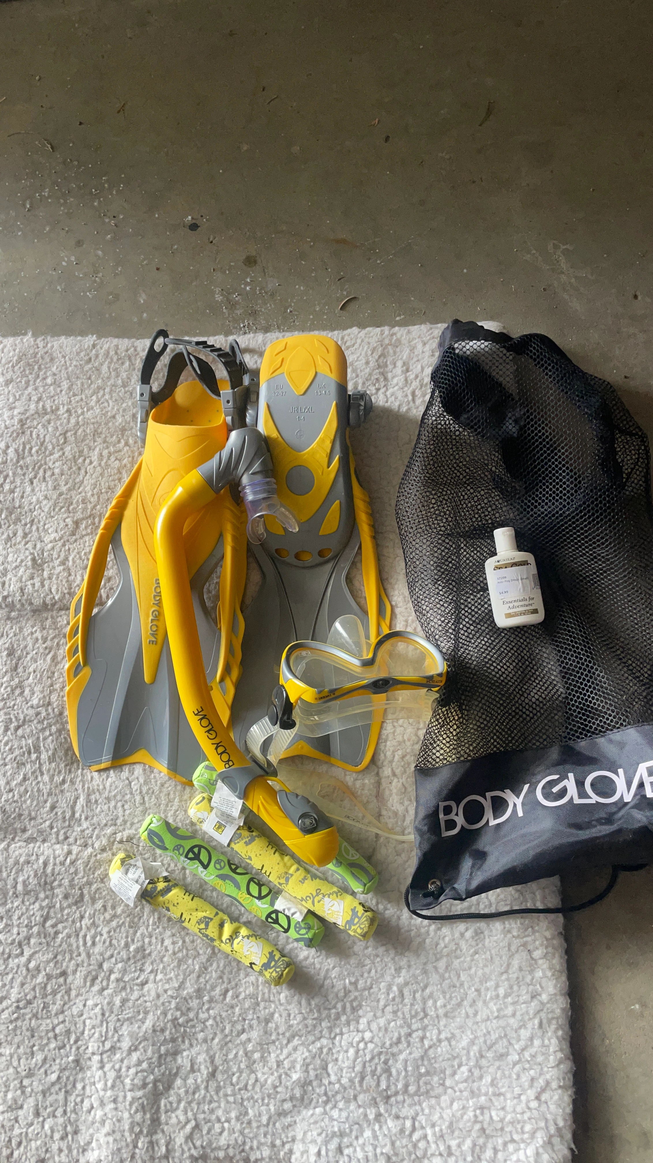 Body Glove Snorkel Set with Mesh Bag and Anti-Fog