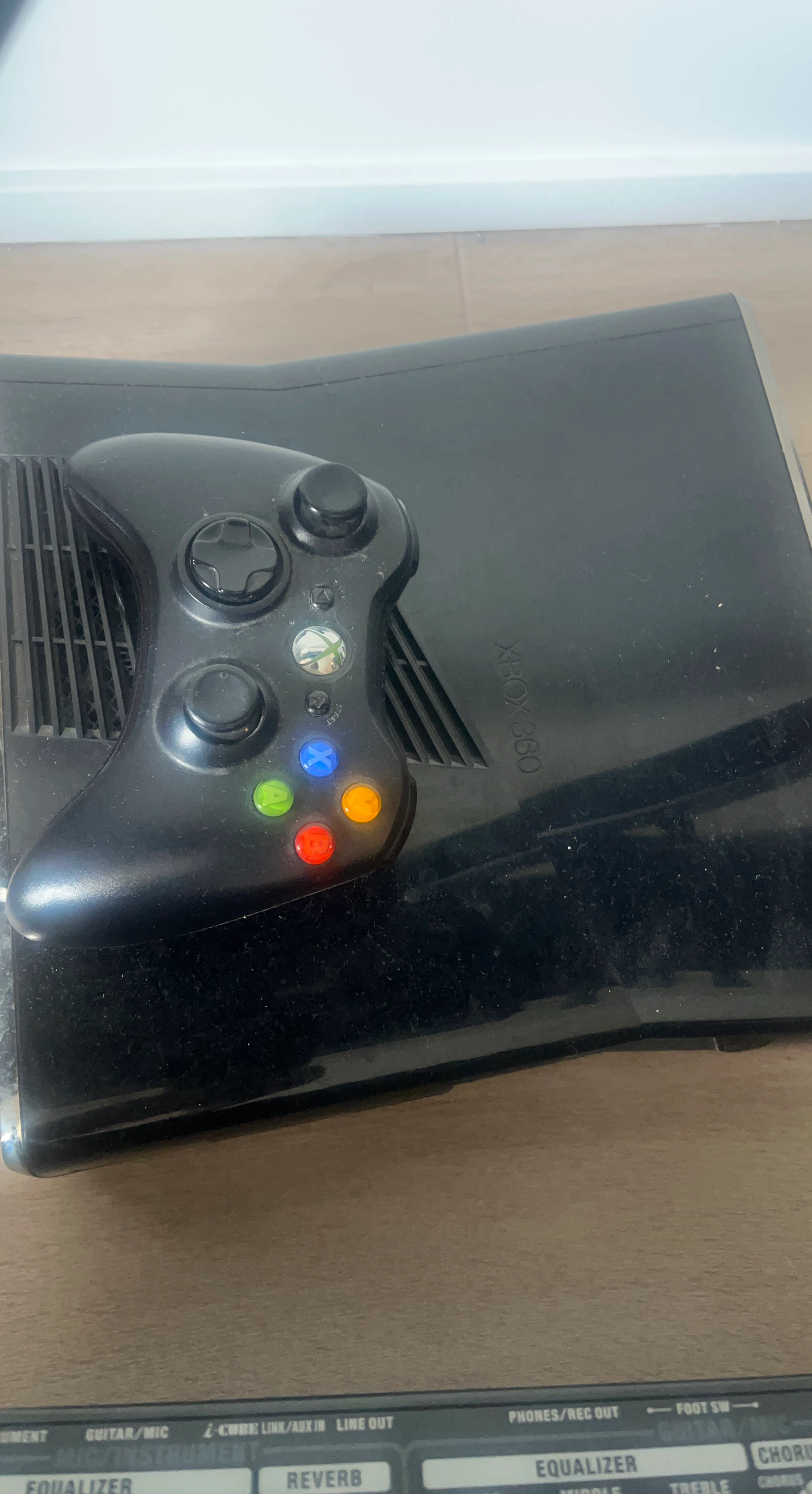 Black Xbox 360 Console with Controller