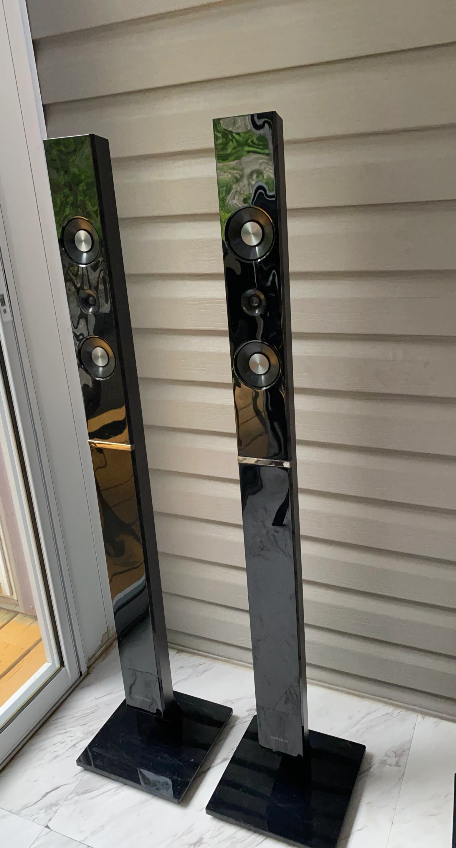 Samsung Tower Speakers