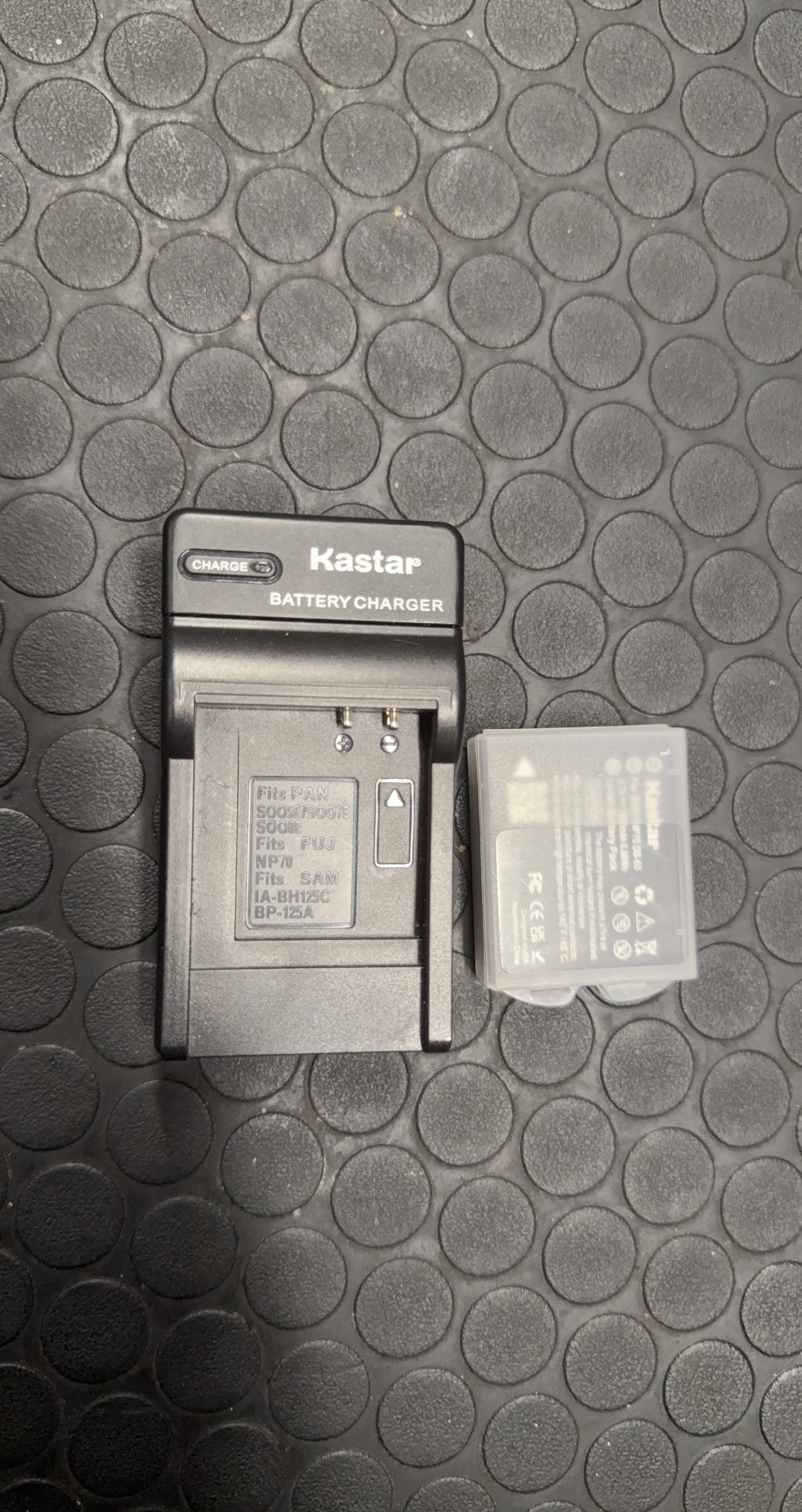 Kastar Battery Charger with NP70 Battery