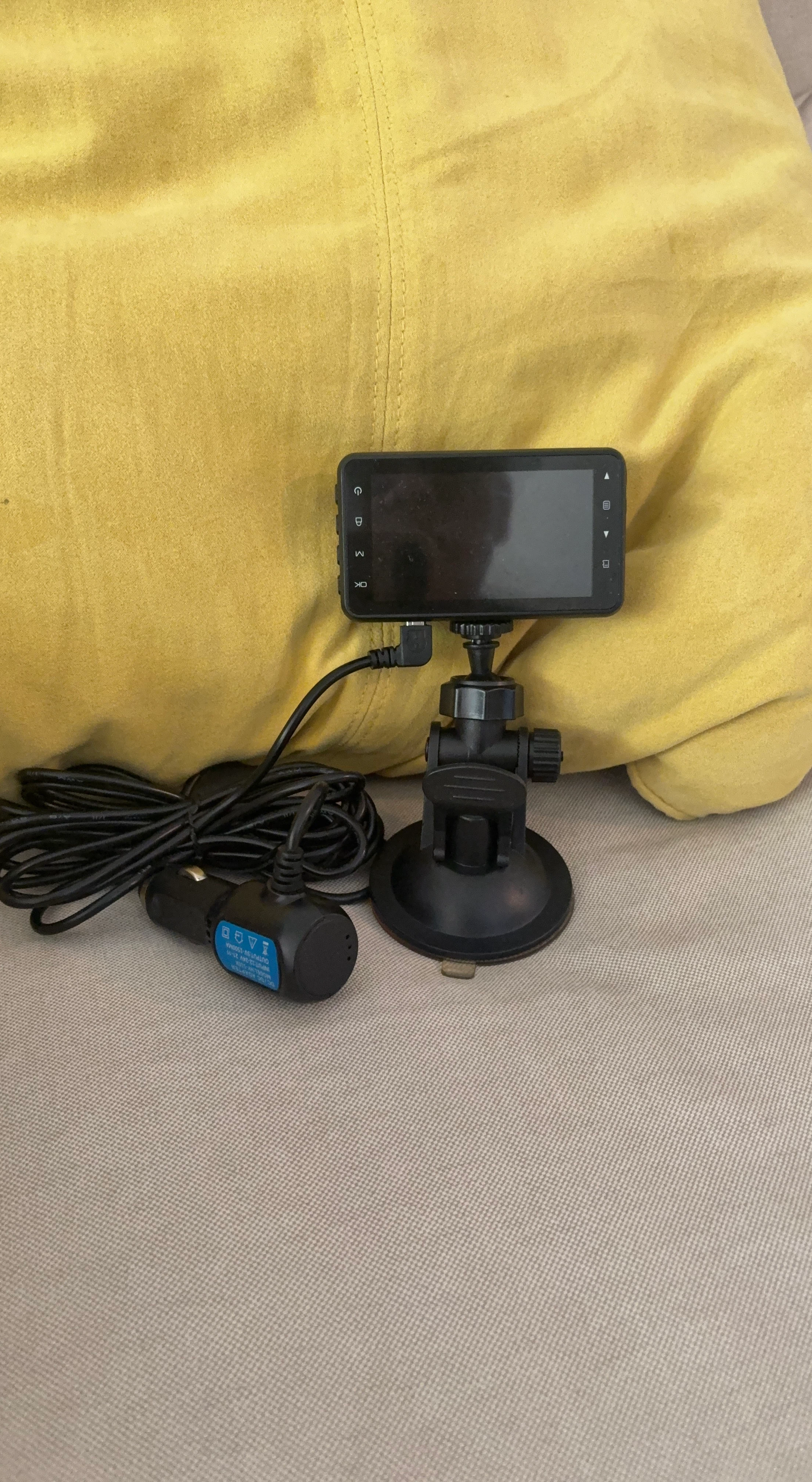 Dash Cam with Car Charger and Mount