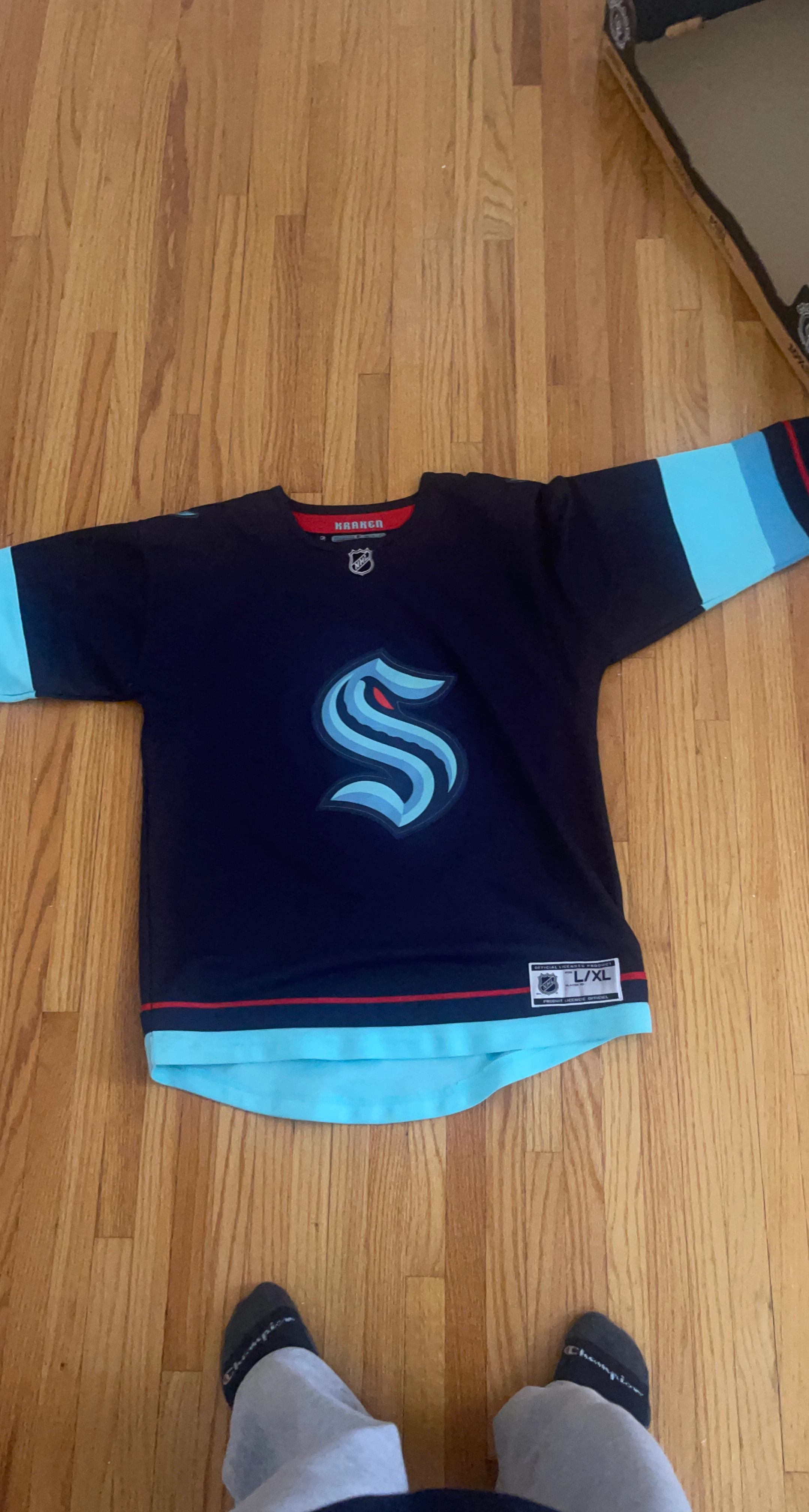 Seattle Kraken Jersey L/XL kids