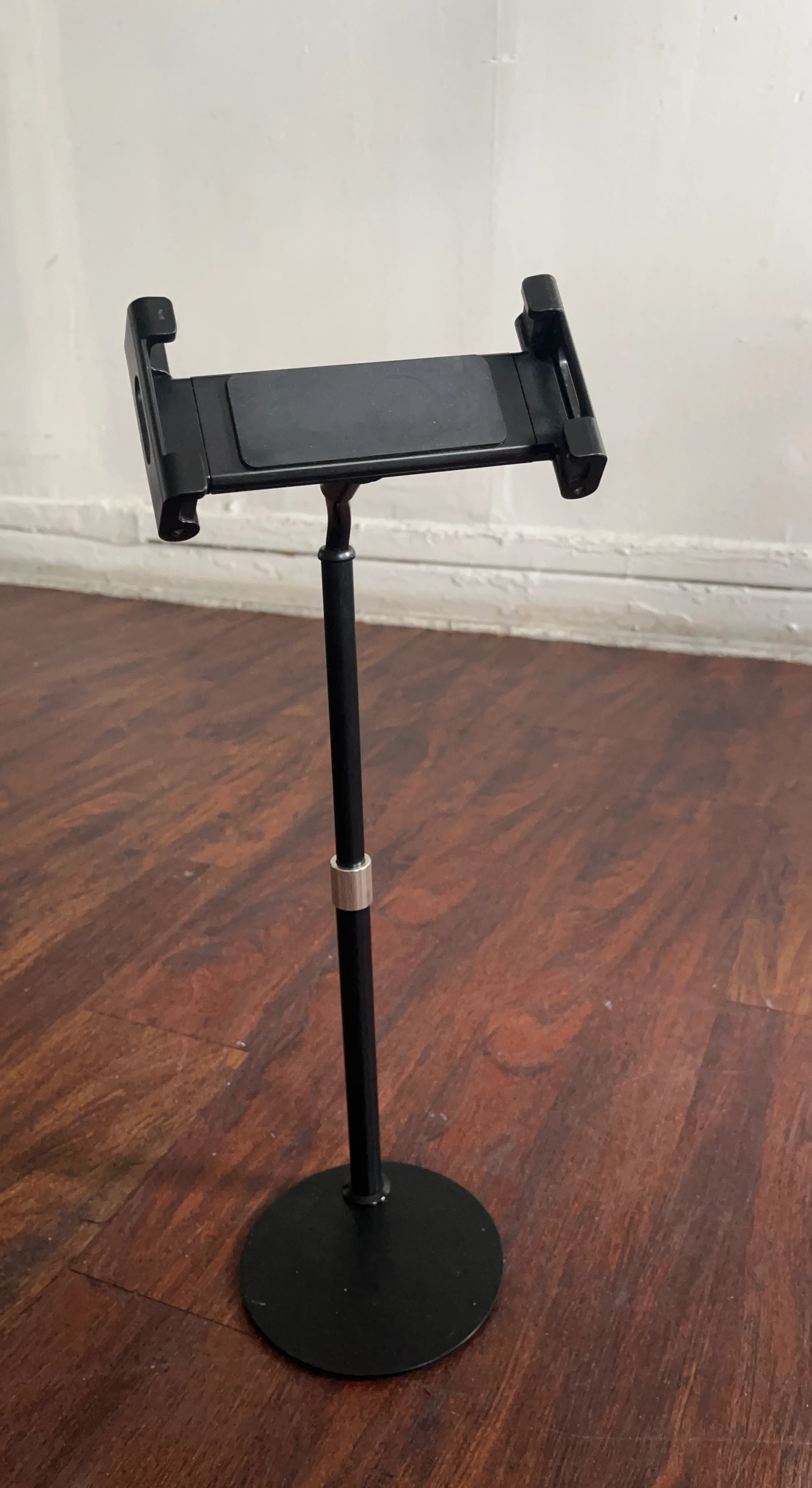 Black Metal Tablet Stand
