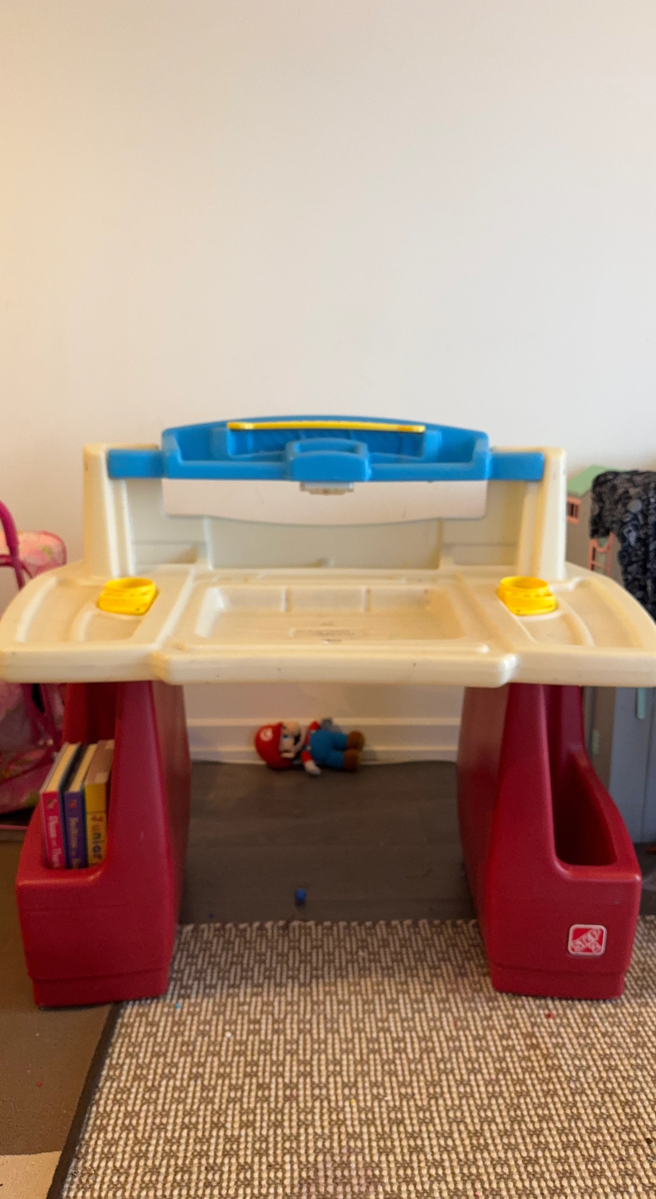 Step2 art activity desk