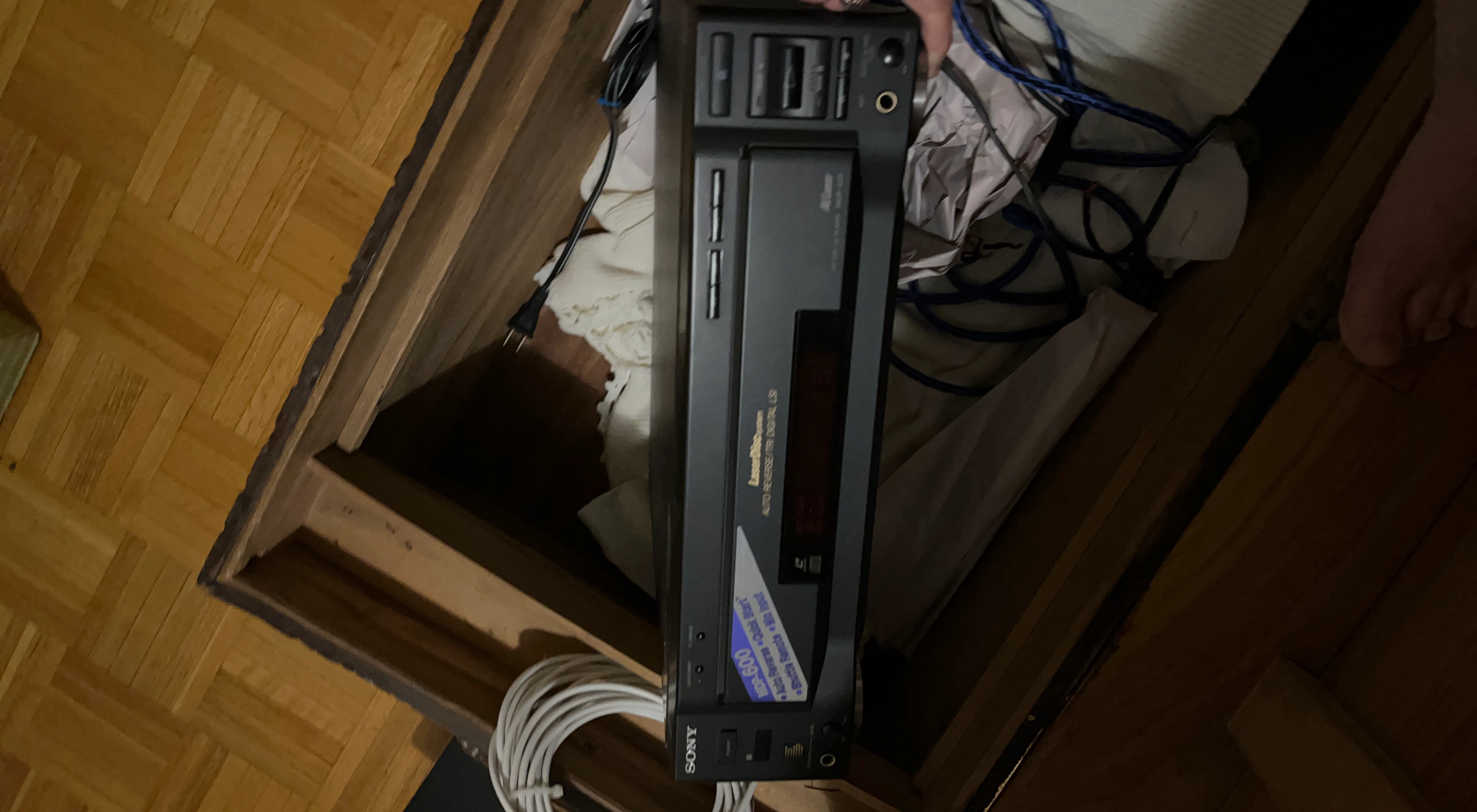 Sony MDP-600 LaserDisc Player