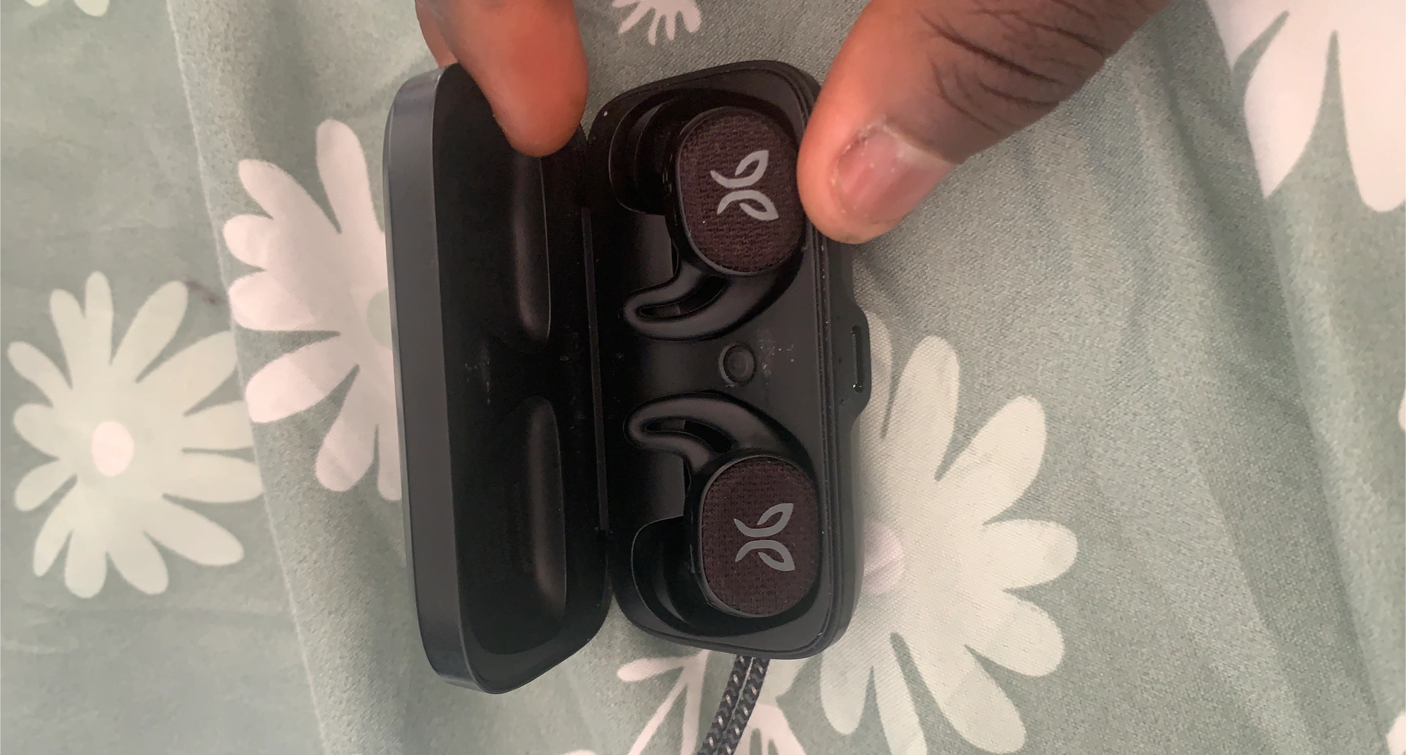 Jaybird Vista Wireless Earbuds with Charging Case