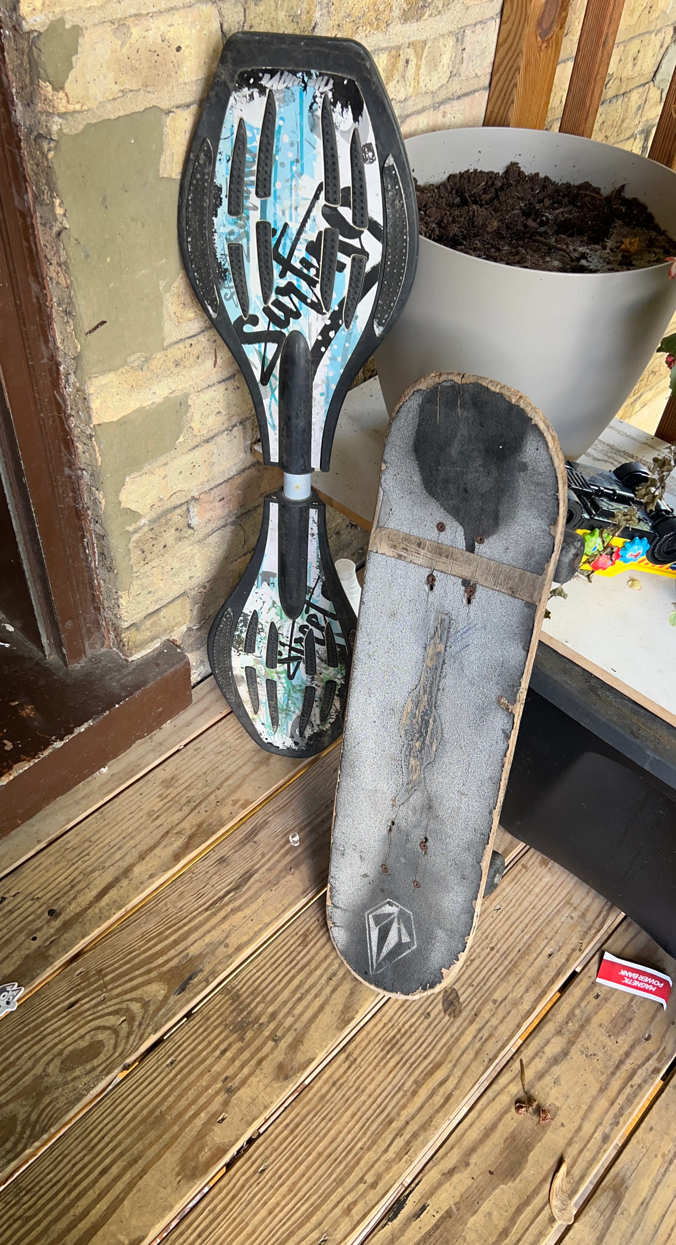 Waveboard and Skateboard