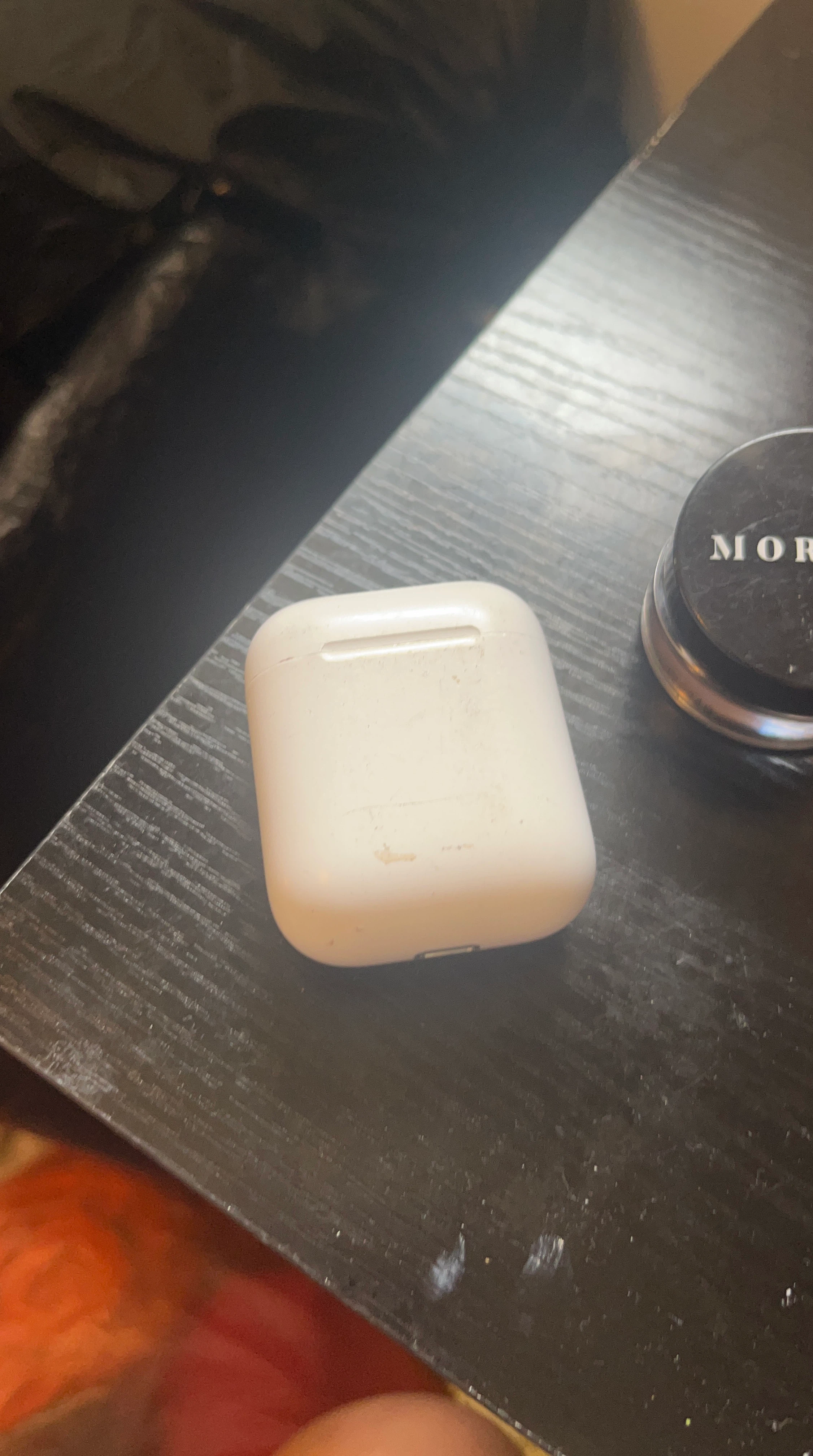 Apple AirPods (2nd Gen) Charging Case
