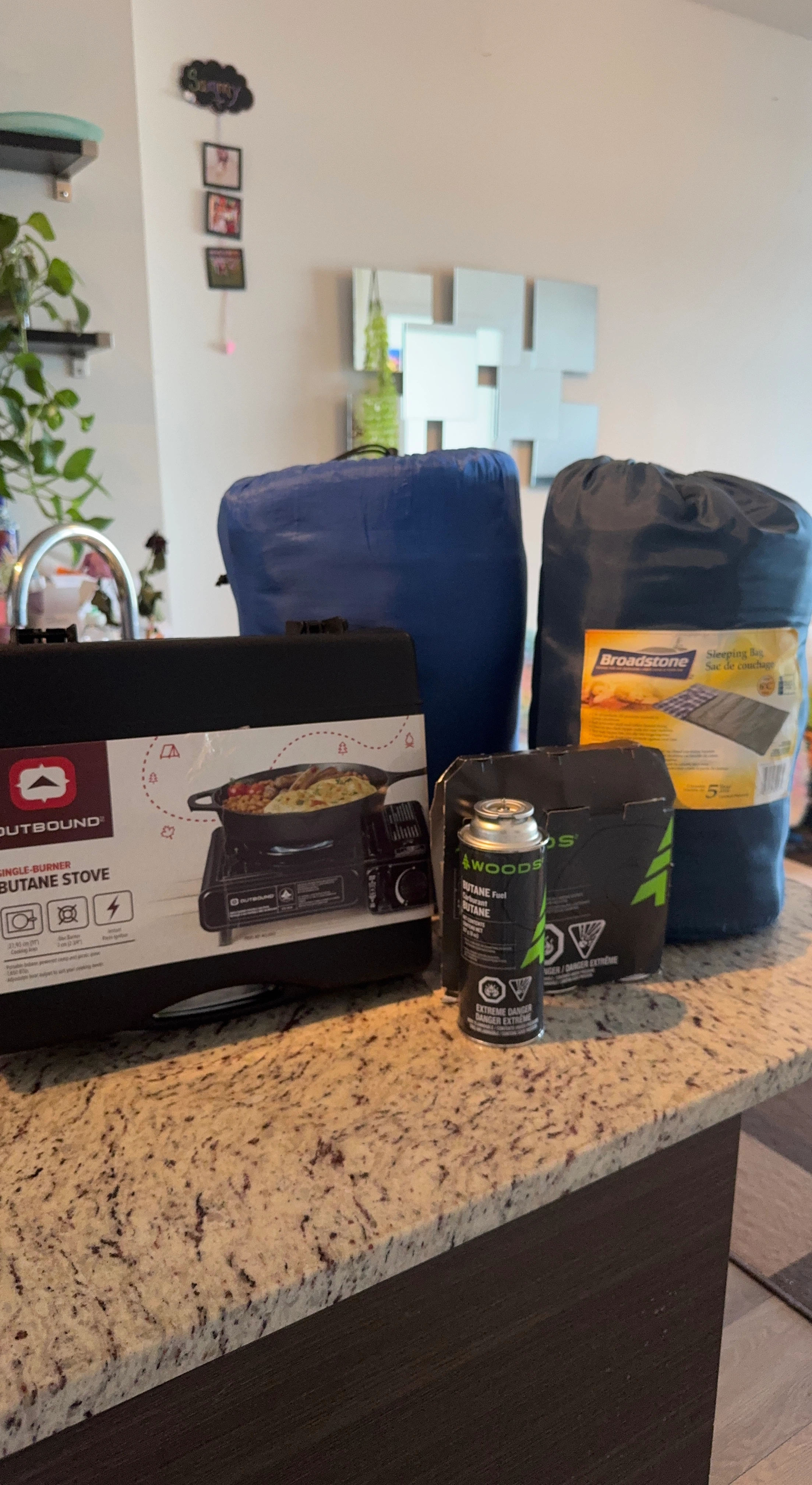 Selling a complete camping kit in excellent condition
