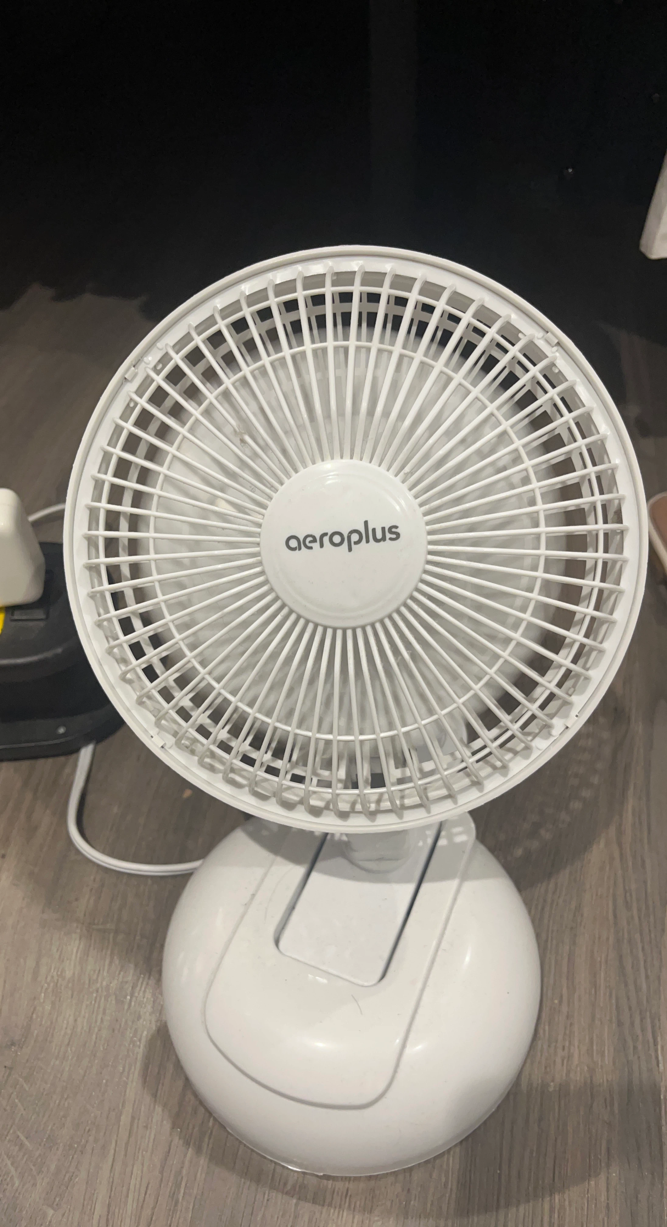 Aeroplus White Desk Fan