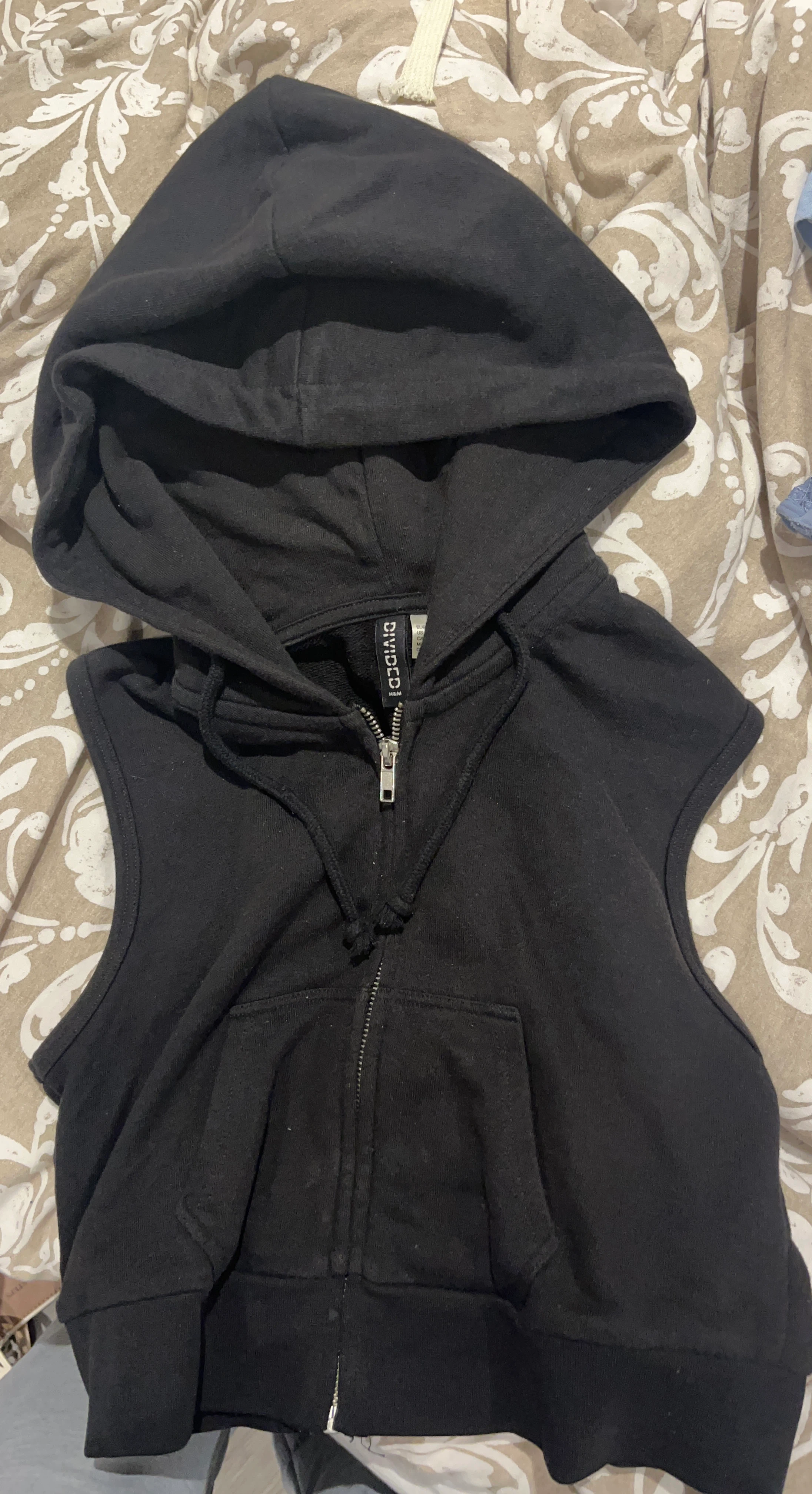 Black Sleeveless Zip-Up Hoodie