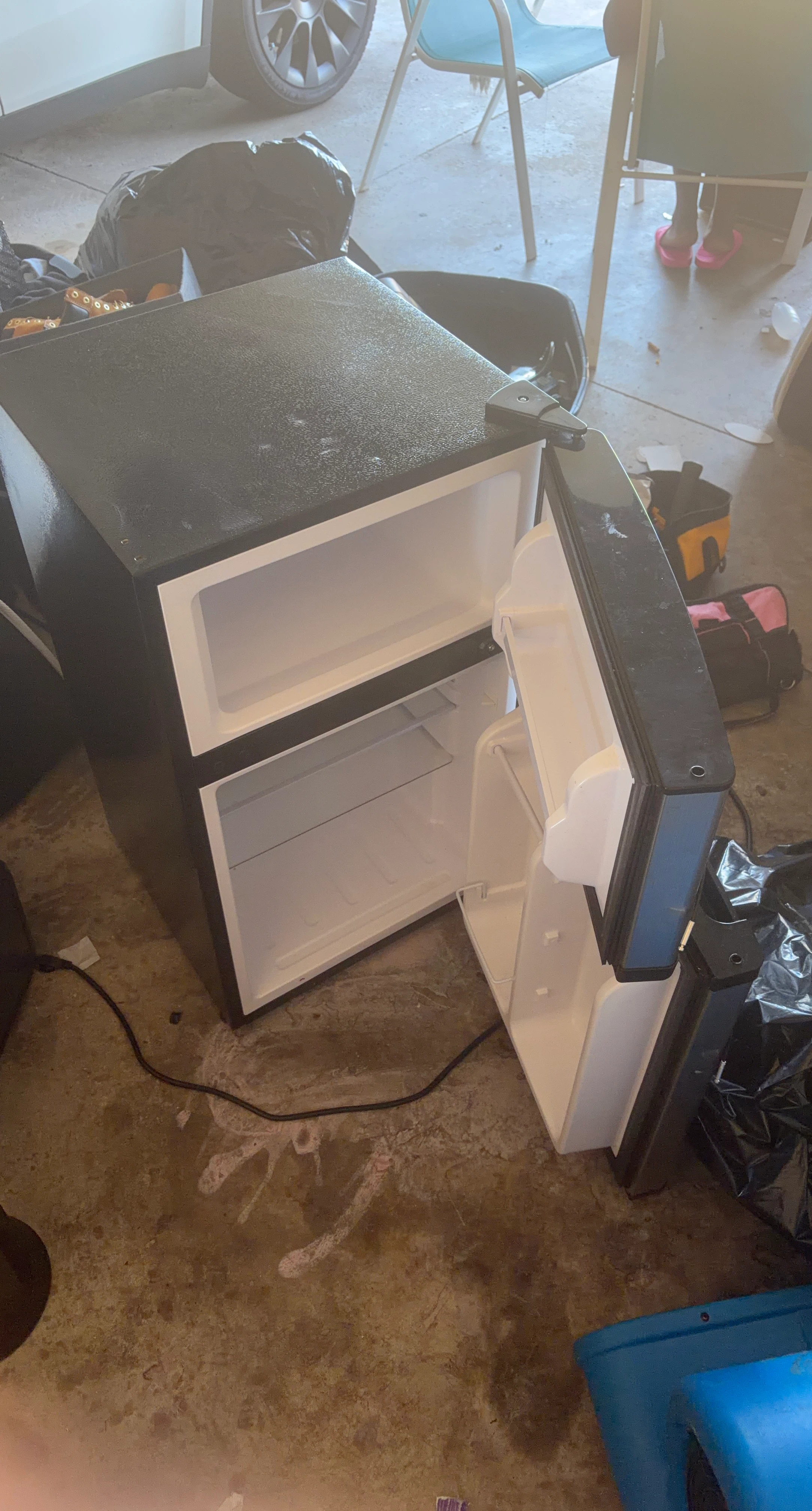 Frigidaire Compact Refrigerator - photo 2