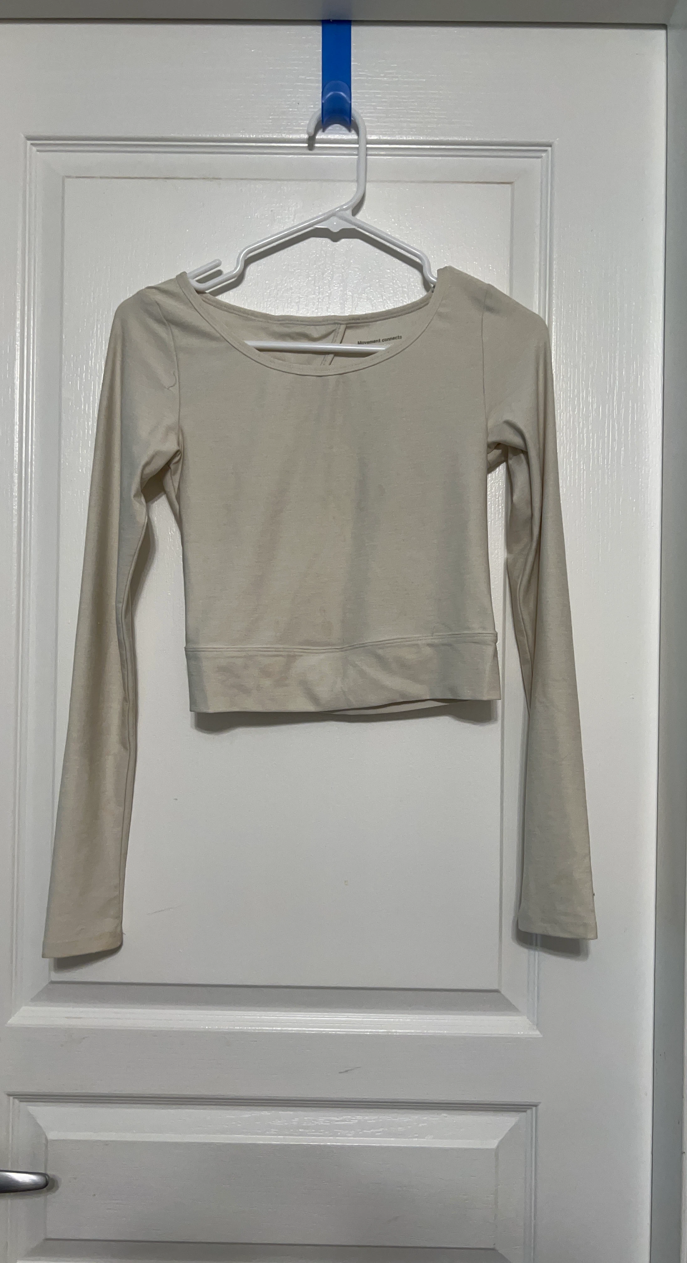 ⚽ The Constant Long Sleeve Crop Top
