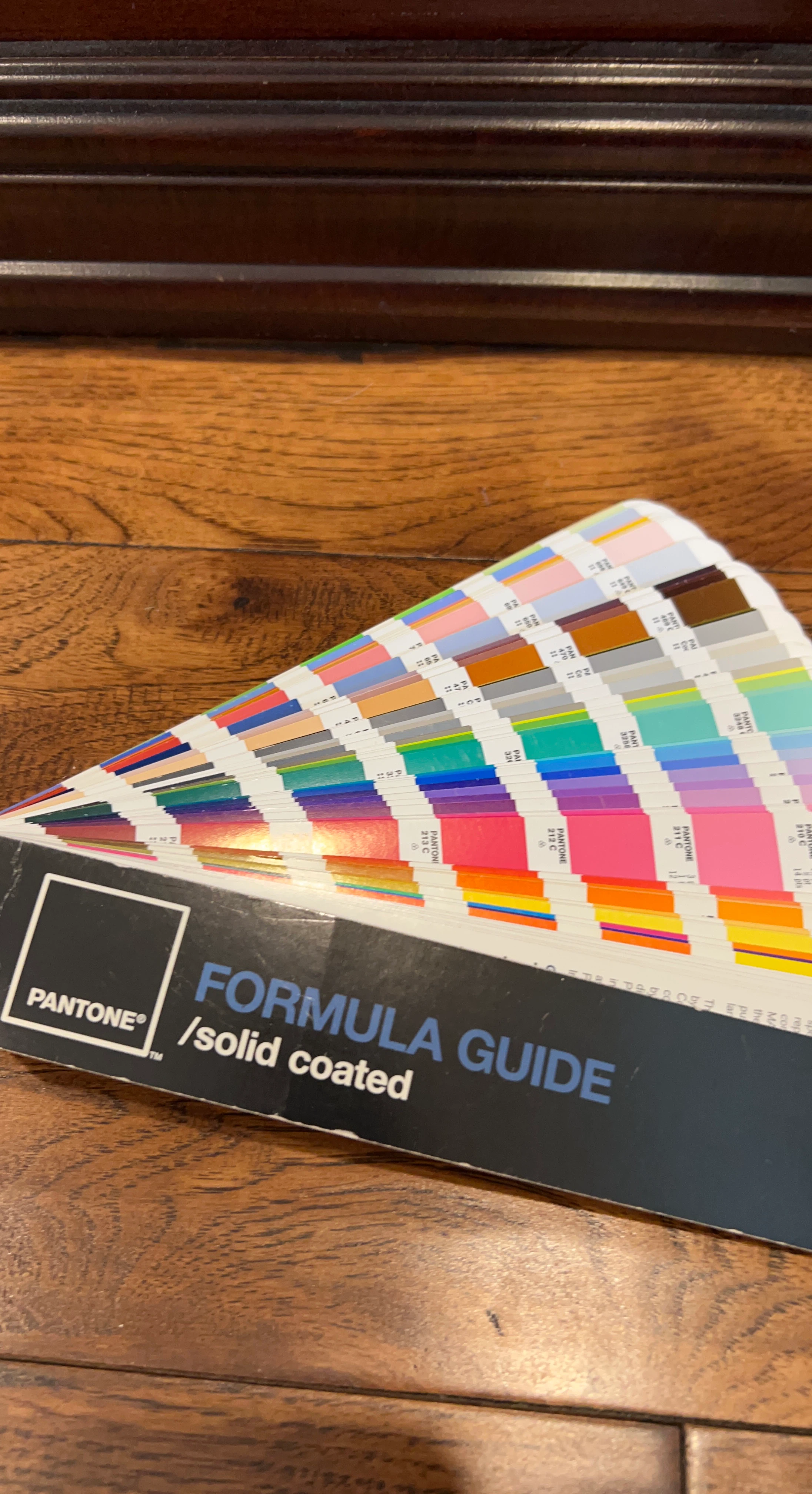 Pantone Formula Guide - Solid Coated Color Swatch Book