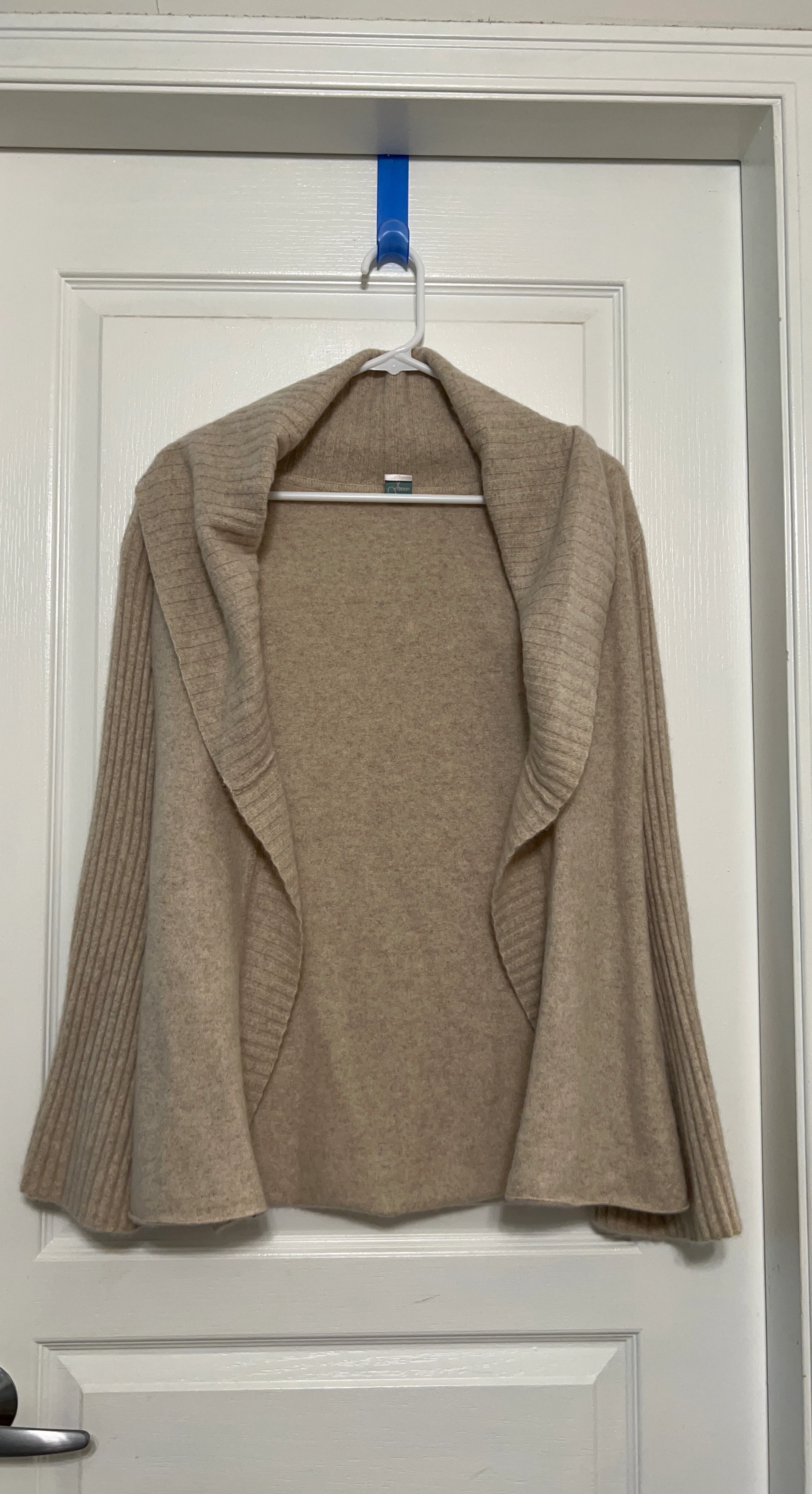 ⚽ Aqua Beige Knit Cardigan