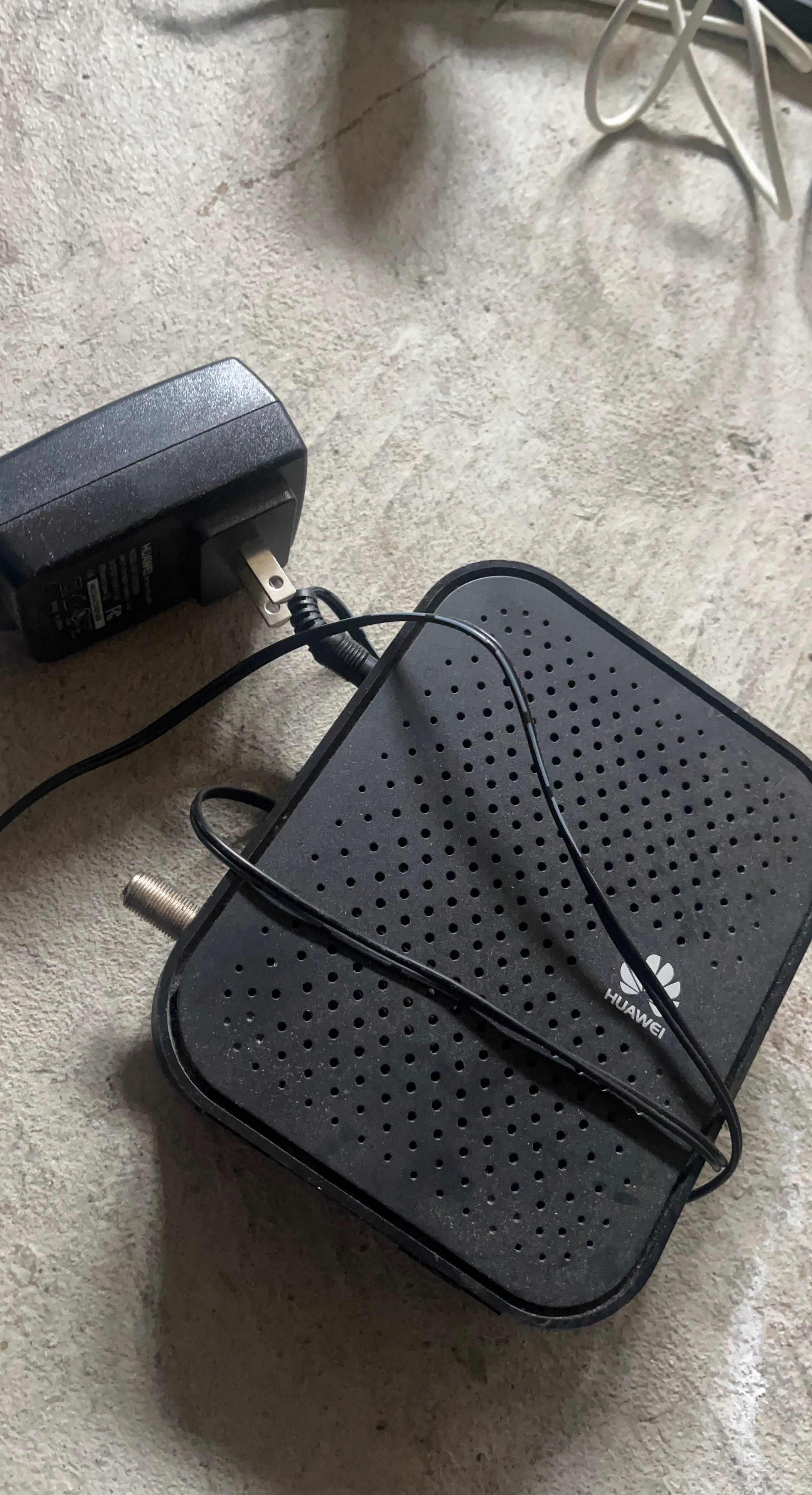 Huawei Router with Power Adapter