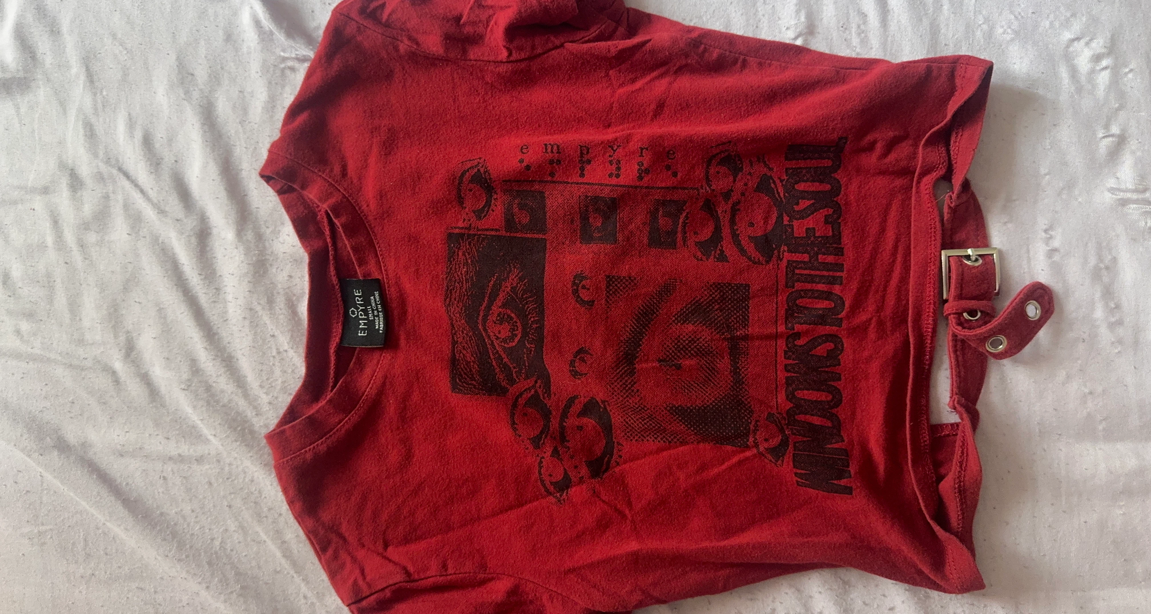 Empire Red Graphic Crop Top Backless