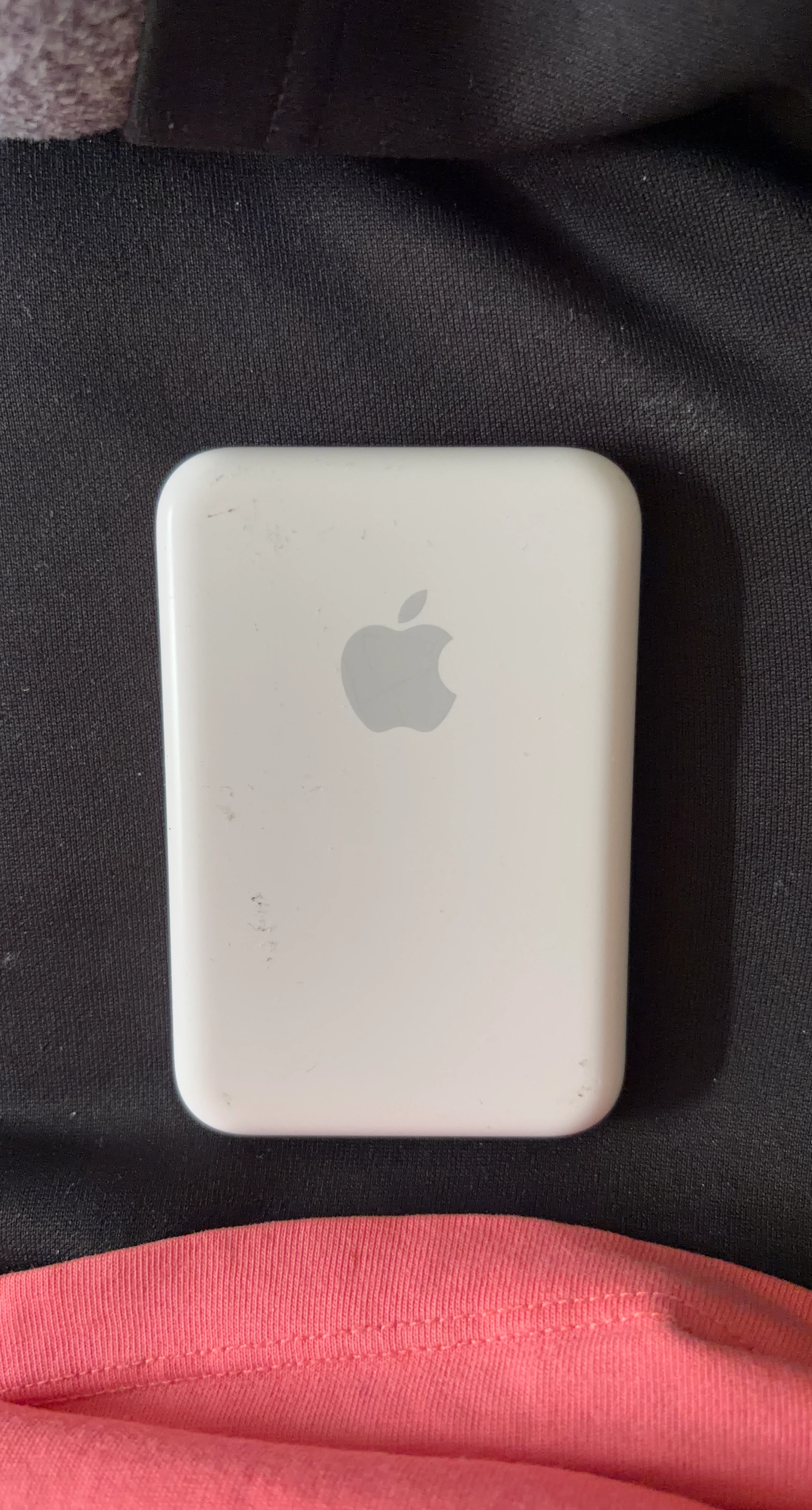 Apple White MagSafe battery pack